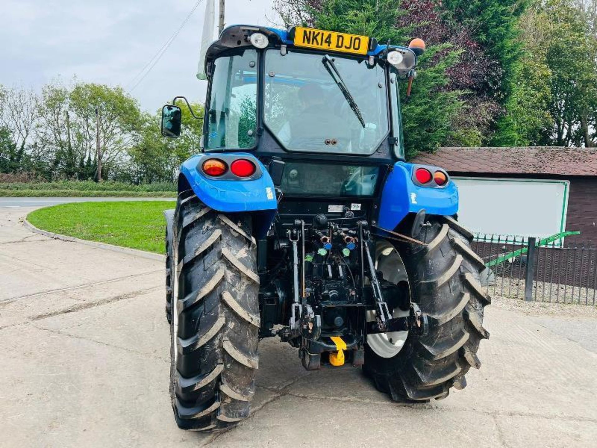 NEW HOLLAND T4-95 4WD TRACTOR *YEAR 2014, 4860 HOURS* C/W BRAND NEW TYRES - Image 17 of 20