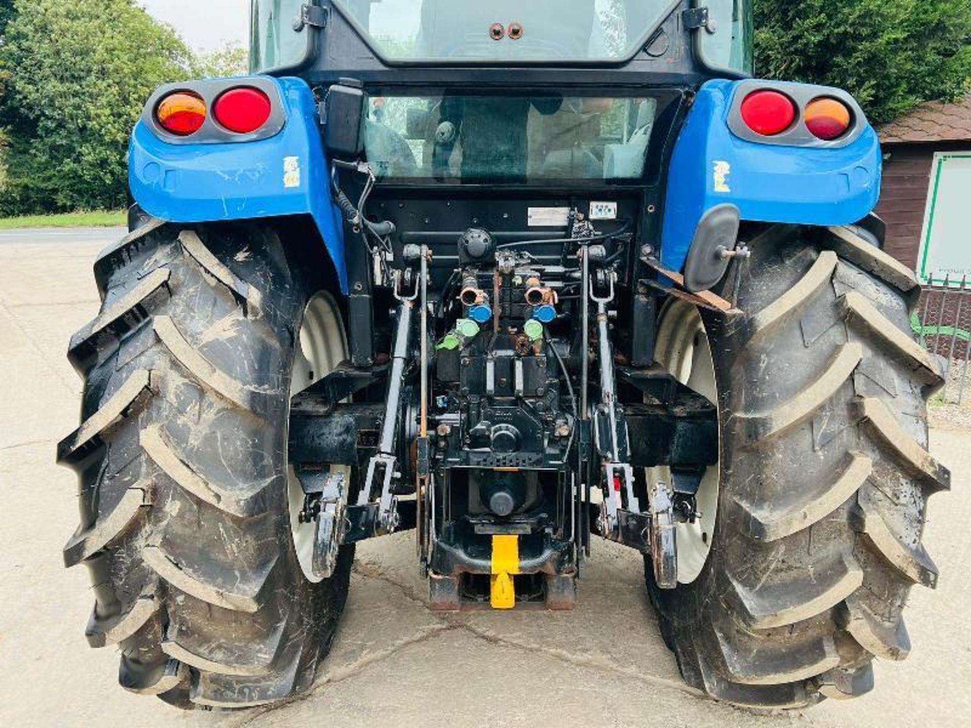 NEW HOLLAND T4-95 4WD TRACTOR *YEAR 2014, 4860 HOURS* C/W BRAND NEW TYRES - Image 19 of 20