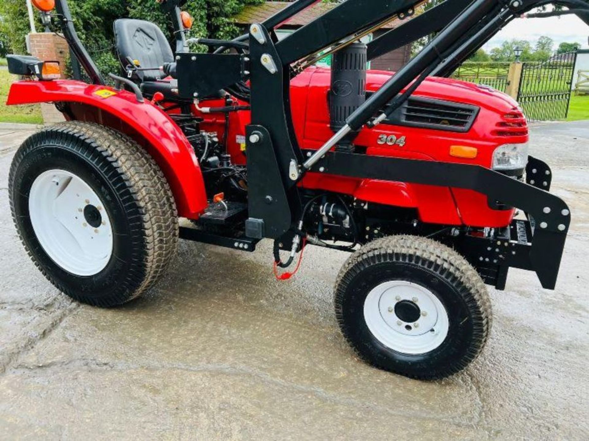 BRAND NEW SIROMER 304 FIELD RANGE 4WD TRACTOR *YEAR 2023* CW LOADER & TURF TYRES - Image 11 of 19