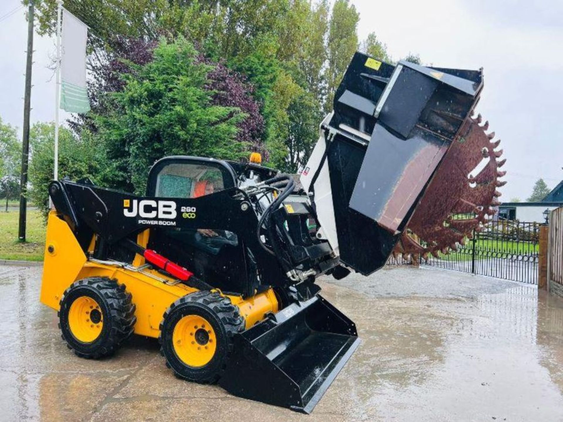 JCB 260 4WD SKIDSTEER *YEAR 2017, ONLY 182 HOURS * C/W WHEEL SAW - Image 8 of 18