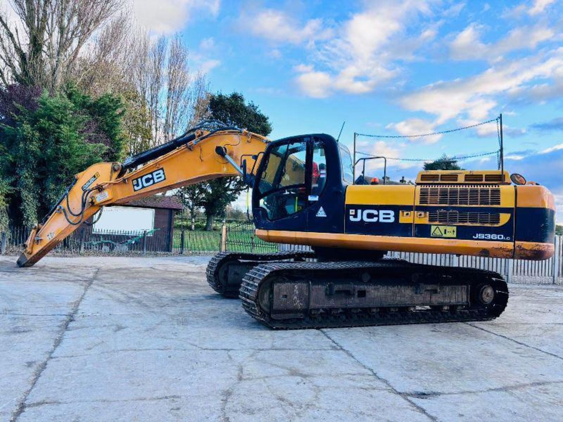 JCB JS360LC TRACKED EXCAVATOR *YEAR 2010* C/W REVERSE CAMERA - Image 19 of 19