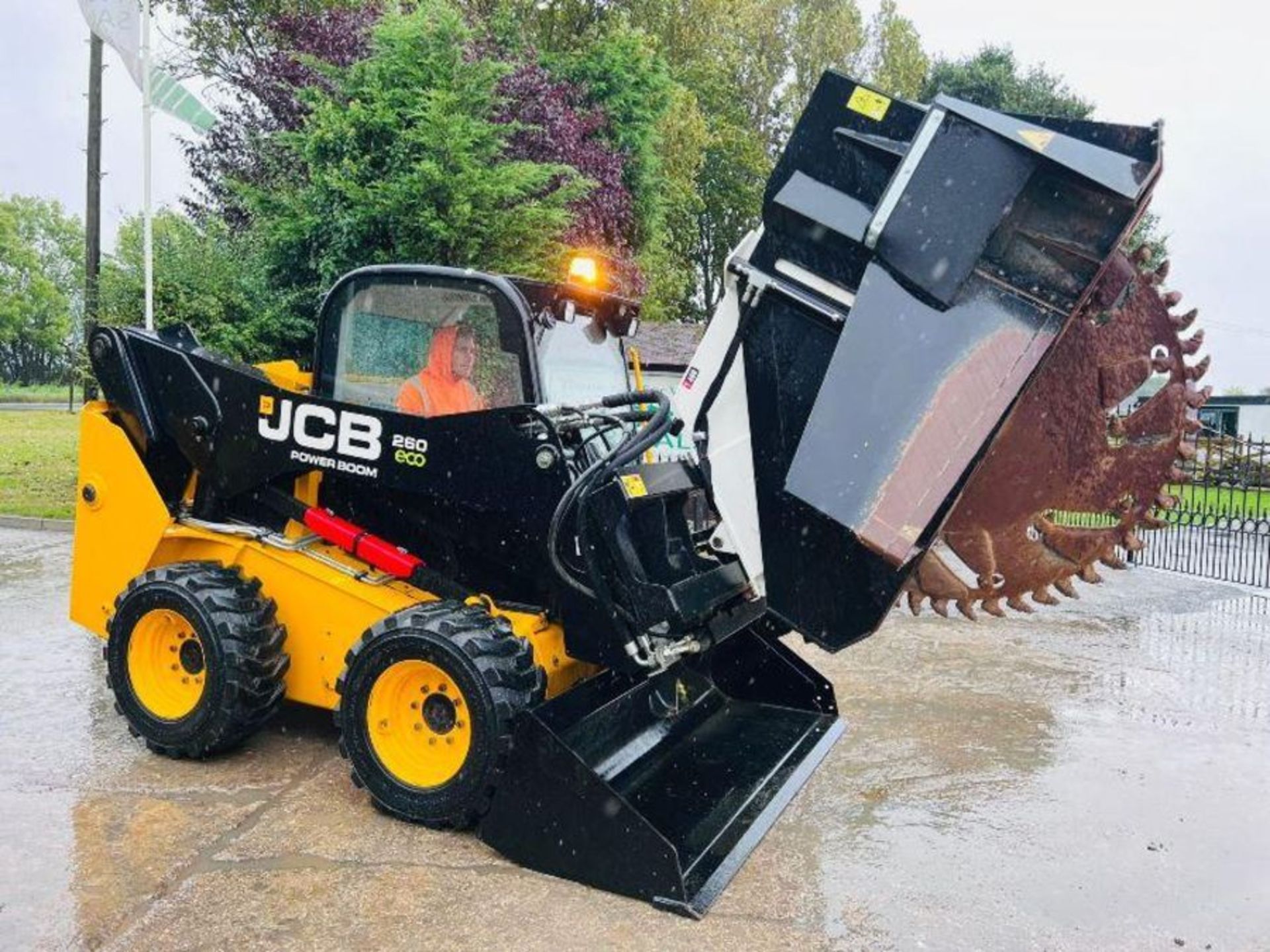 JCB 260 4WD SKIDSTEER *YEAR 2017, ONLY 182 HOURS * C/W WHEEL SAW - Image 13 of 18