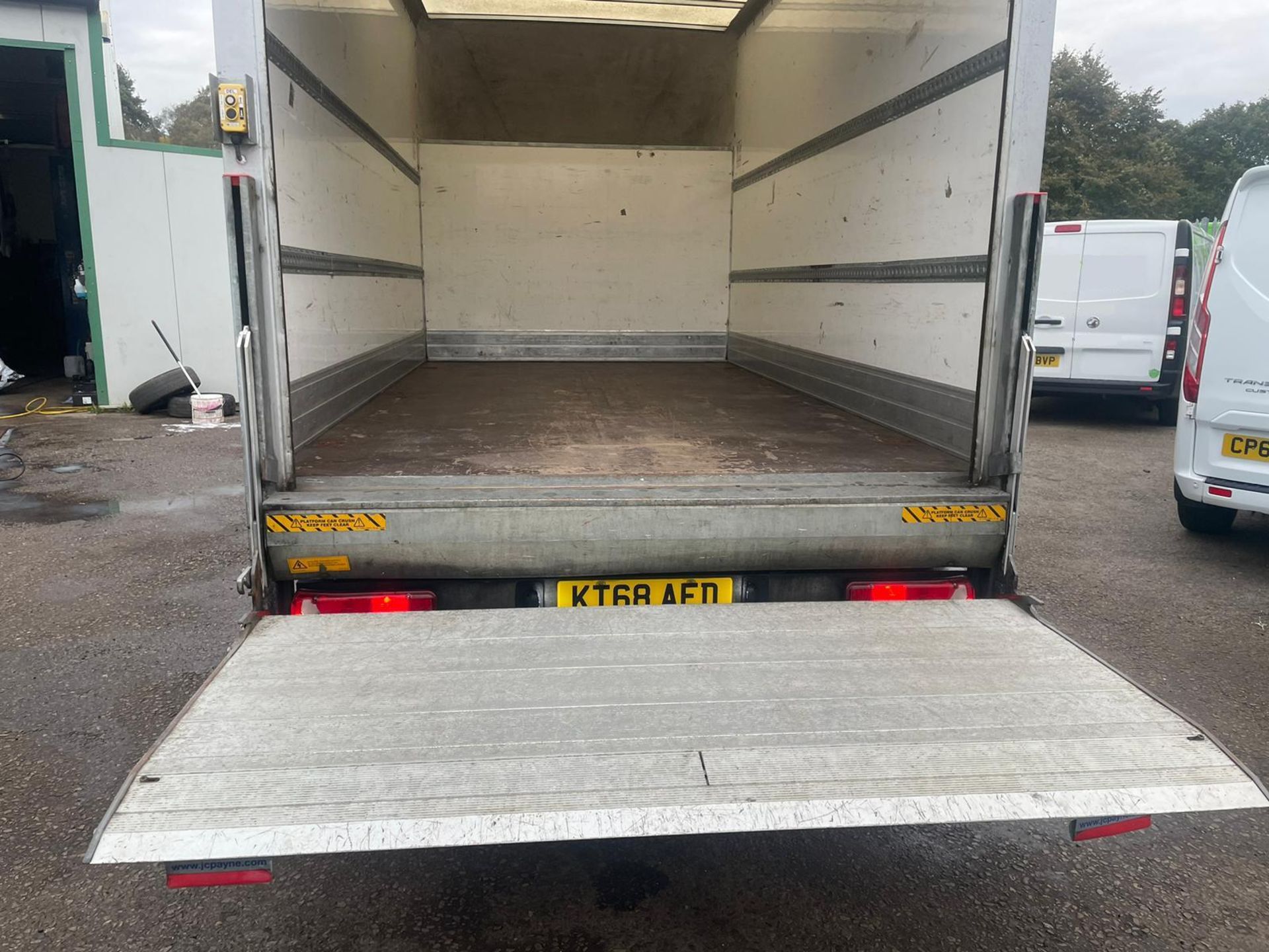 2018 MERCEDES SPRINTER 314 CDTI LUTON WITH TAIL LIFT - 108,356 WARRANTED MILES - 2.2 EURO 6 ENGINE  - Image 3 of 10