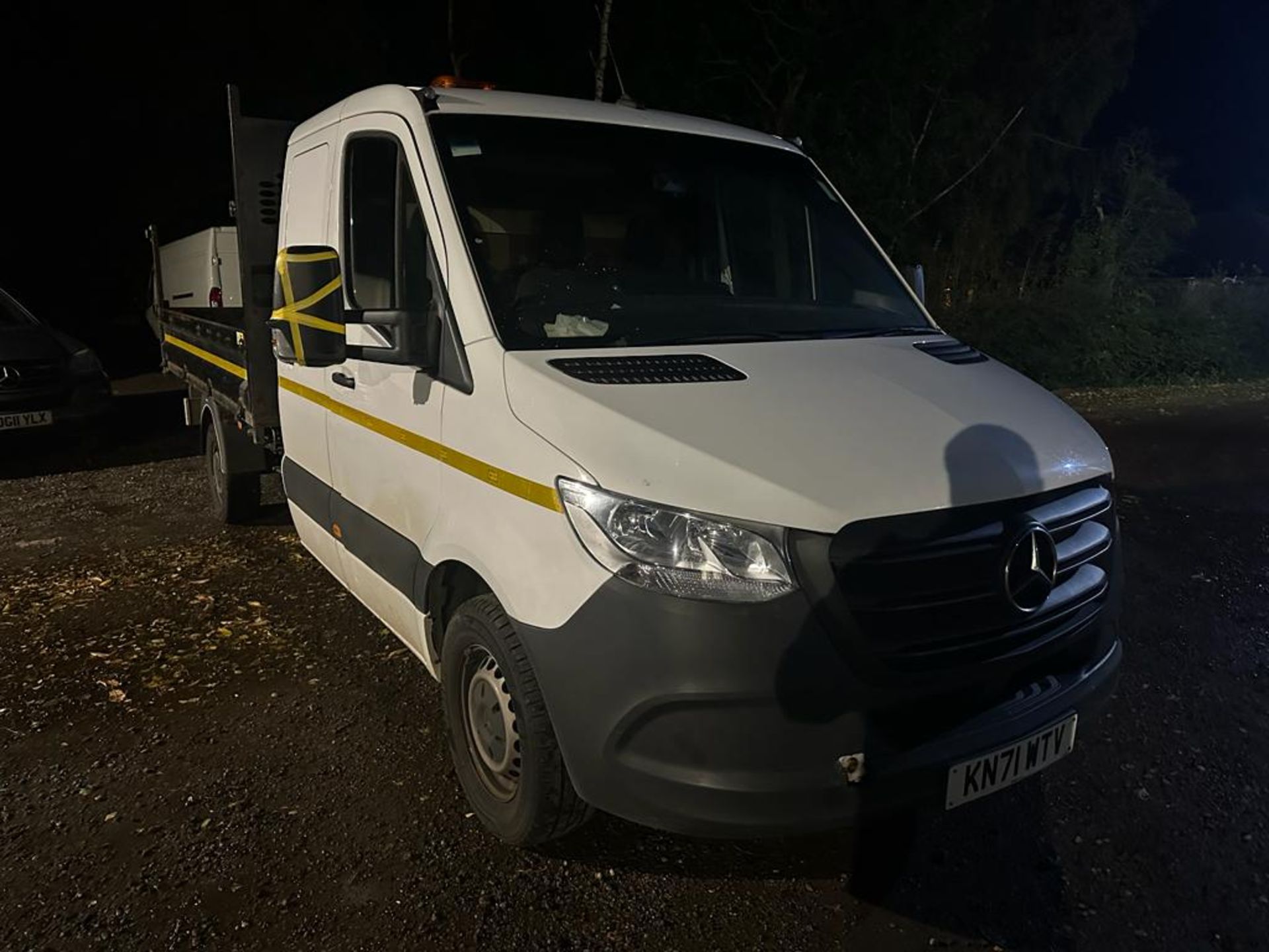 2021 71 MERCEDES SPRINTER CREW CAB TIPPER - EURO 6 - 53K MILES - 3 SEATS AND TOOL STORAGE - Image 2 of 11