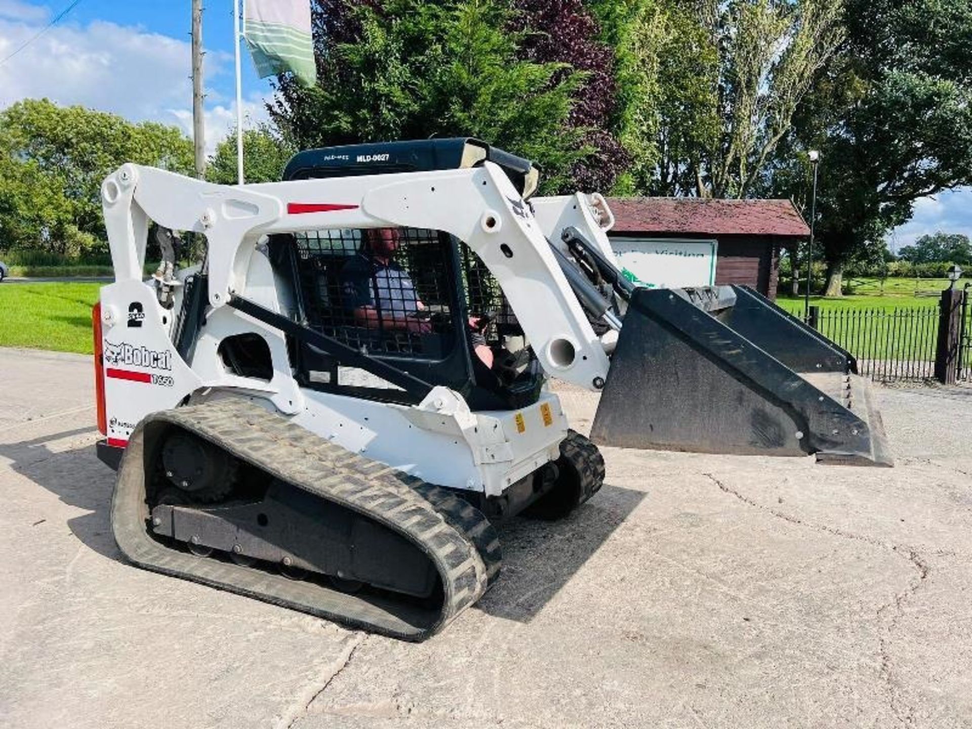 BOBCAT T650 TRACKED SKIDSTEER *YEAR 2013, 1880 HOURS