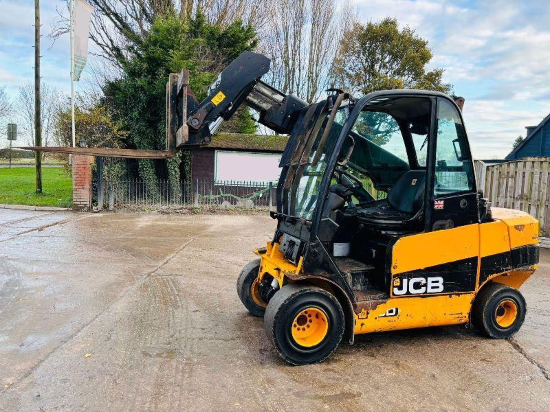 JCB TLT35D TELETRUCK *YEAR 2014* C/W PALLET TINES  - Image 16 of 17