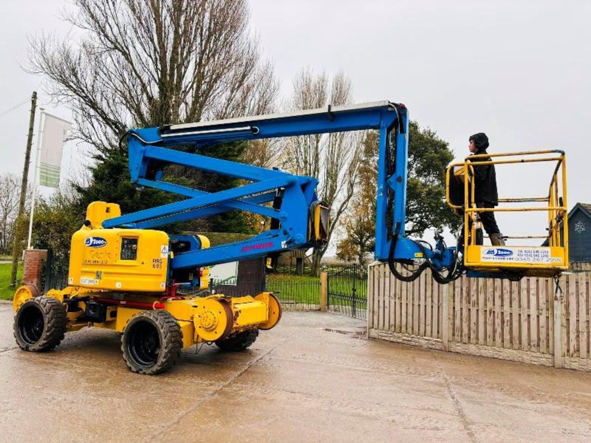 GENIE Z-60/34 4WD ARTICULATED RAIL ROAD BOOM LIFT *20.3 METERS* REMOTE CONTROL DRIVE - Image 15 of 15
