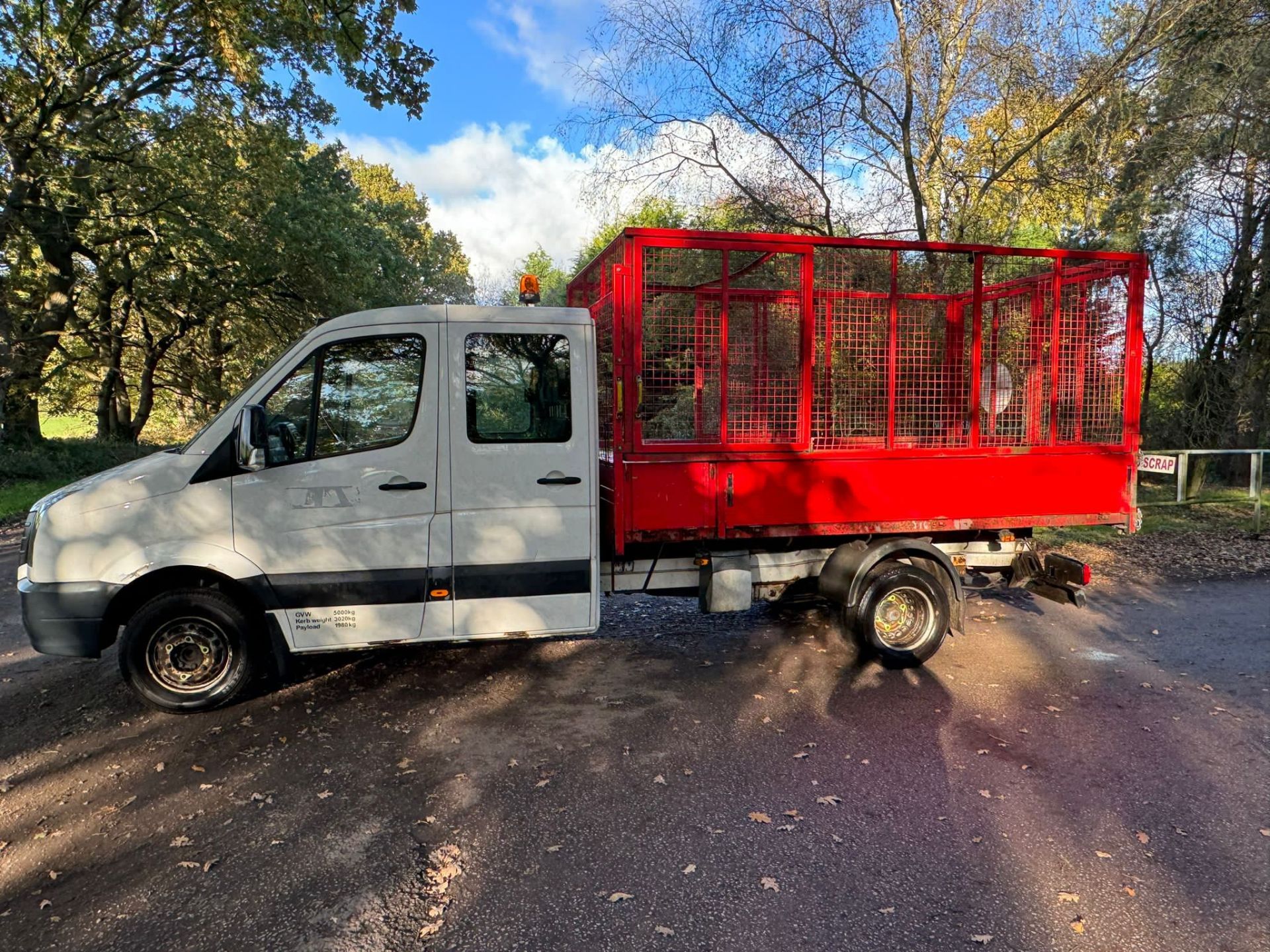 2014 63 VOLKSWAGEN CRAFTER CR50 CAGED TIPPER - 71K MILES - EX COUNCIL FROM NEW - 5 TON GROSS - Image 5 of 10