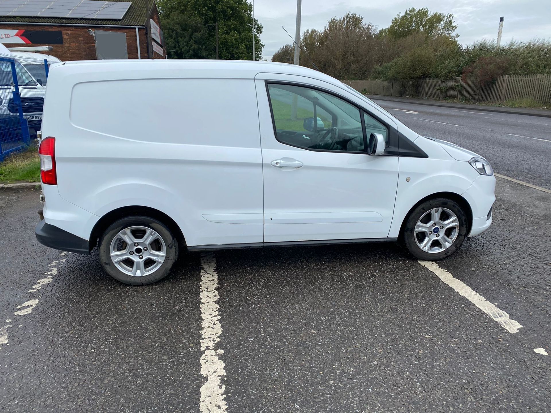 2019 19 FORD TRANSIT COURIER LIMITED PANEL VAN - ALLOY WHEELS - AIR CON - EURO 6. - Image 8 of 10