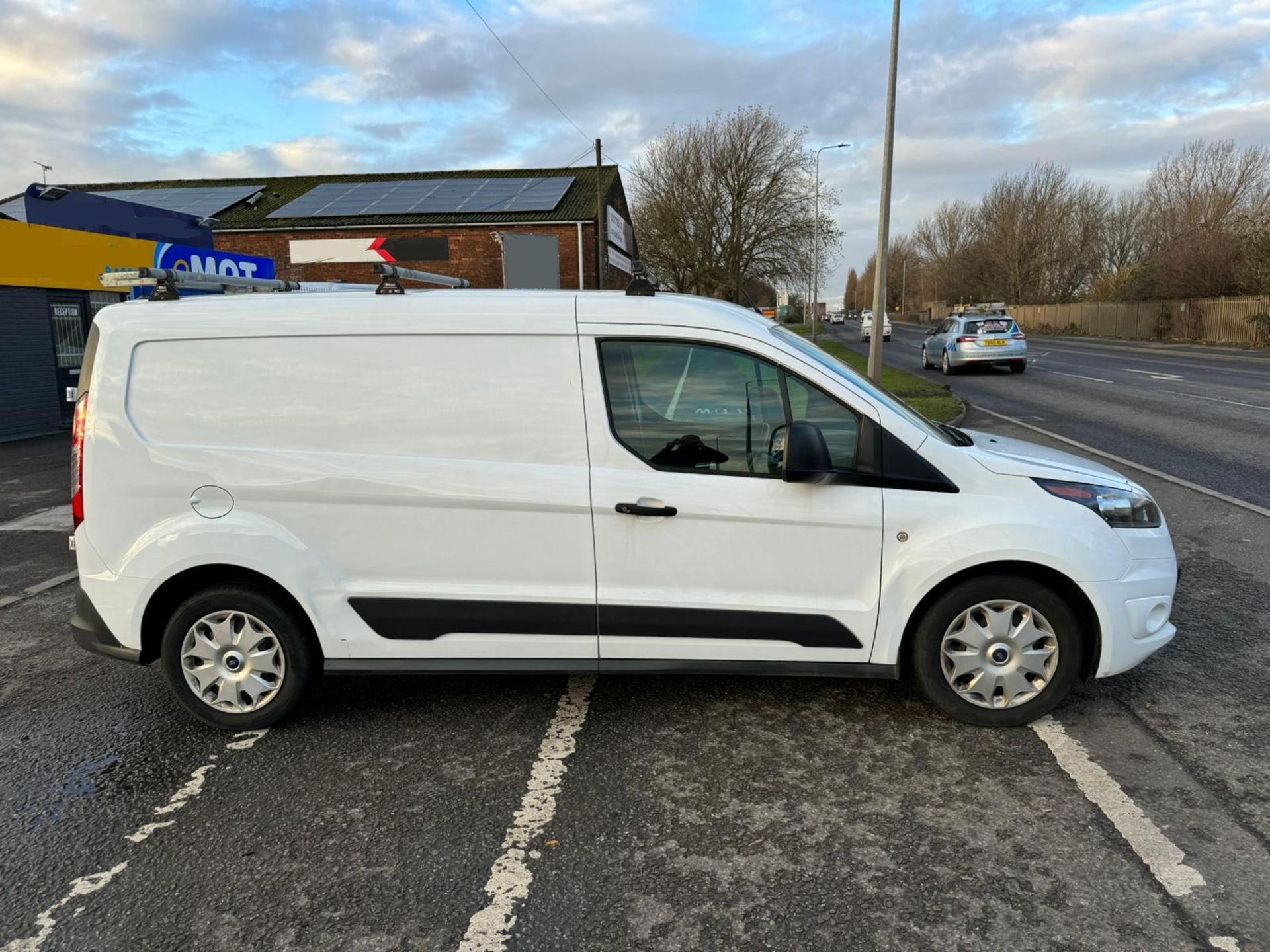 2018 18 FORD TRANSIT CONNECT TREND PAENL VAN - 128K MILES - EURO 6 - 3 SEATS - LWB - ROOF RACK - Image 8 of 11