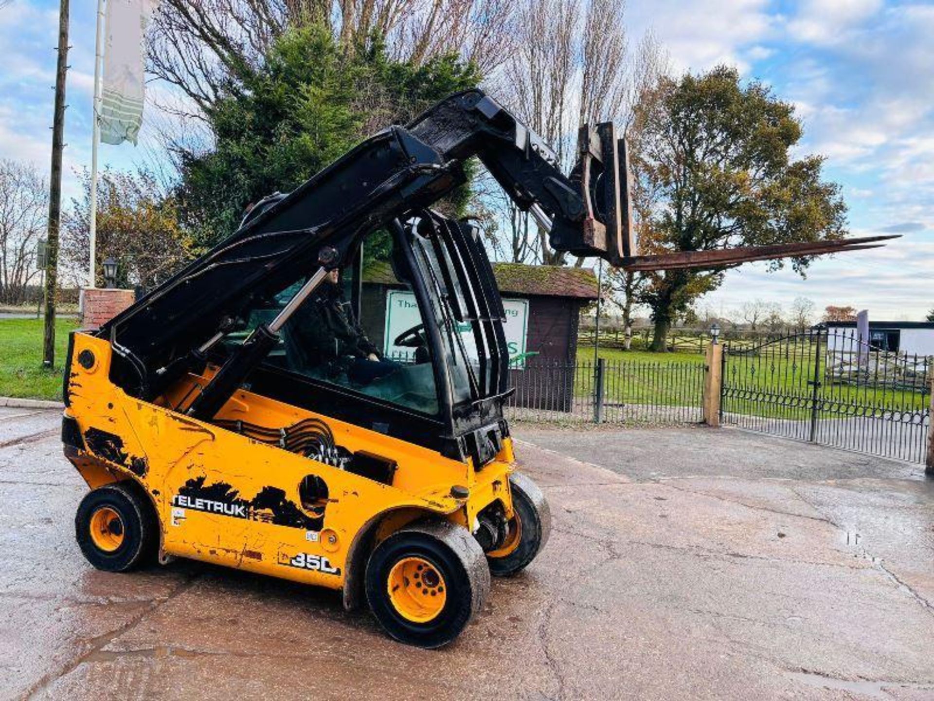 JCB TLT35D TELETRUCK *YEAR 2014* C/W PALLET TINES  - Image 4 of 17
