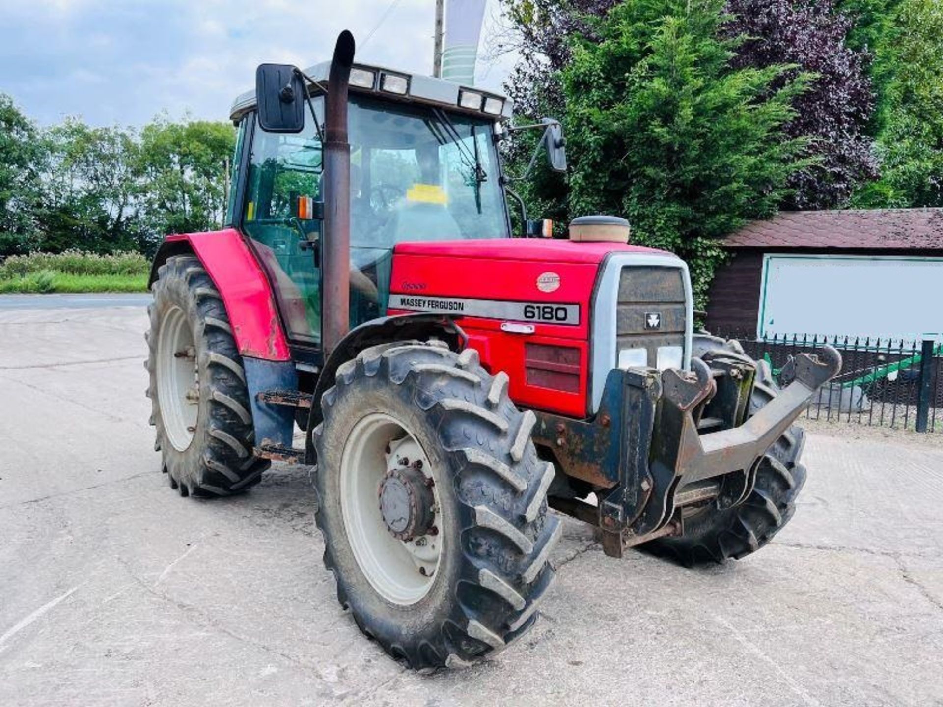 MASSEY FERGUSON 6180 4WD TRACTOR *5576 HOURS* C/W FRONT LINKAGE - Image 2 of 15
