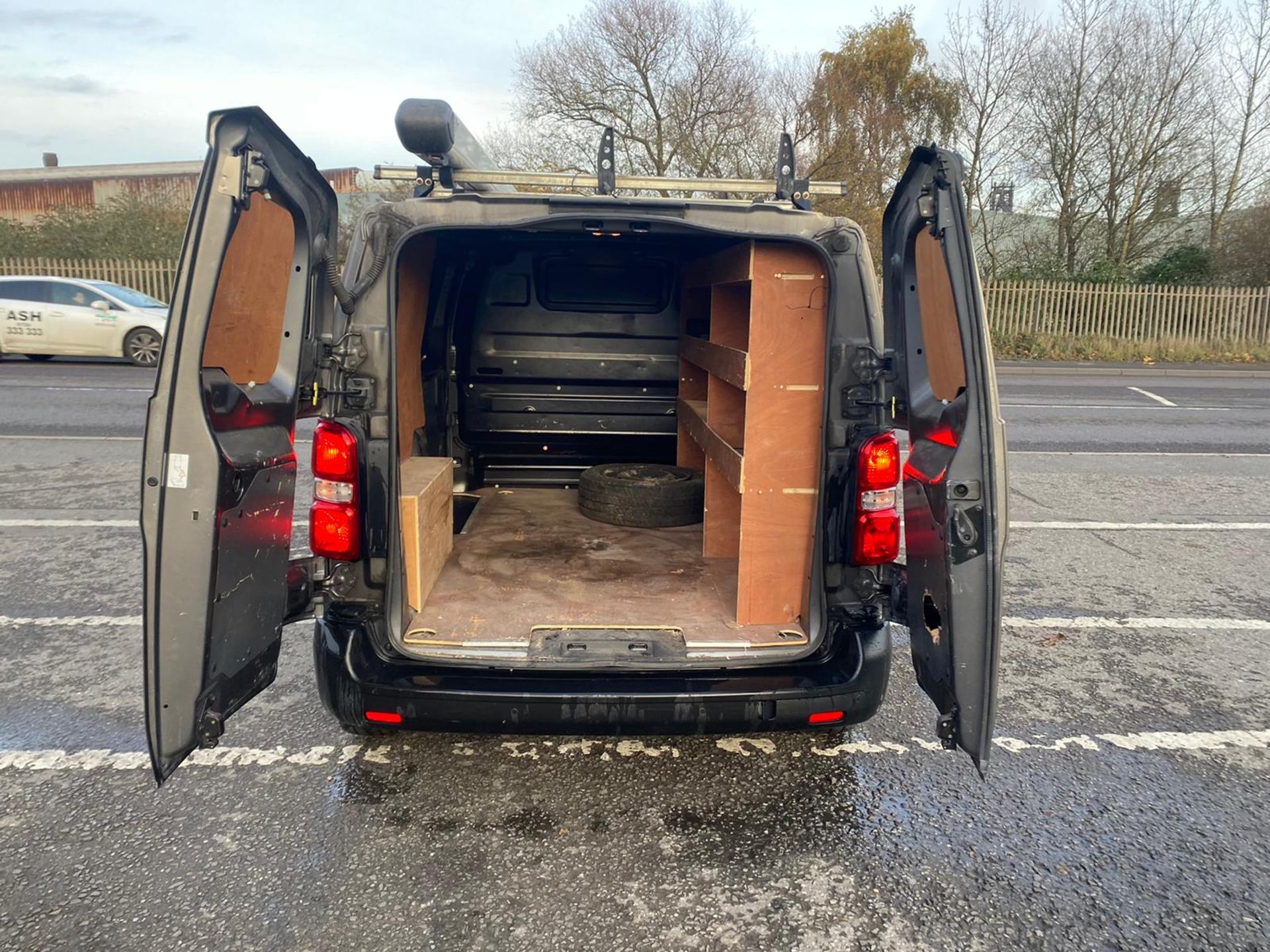 2019 69 VAUXHALL VIVARO PANEL VAN - 123K MILES - AIR CON - ROOF RACK - PLY LINED - Image 9 of 10