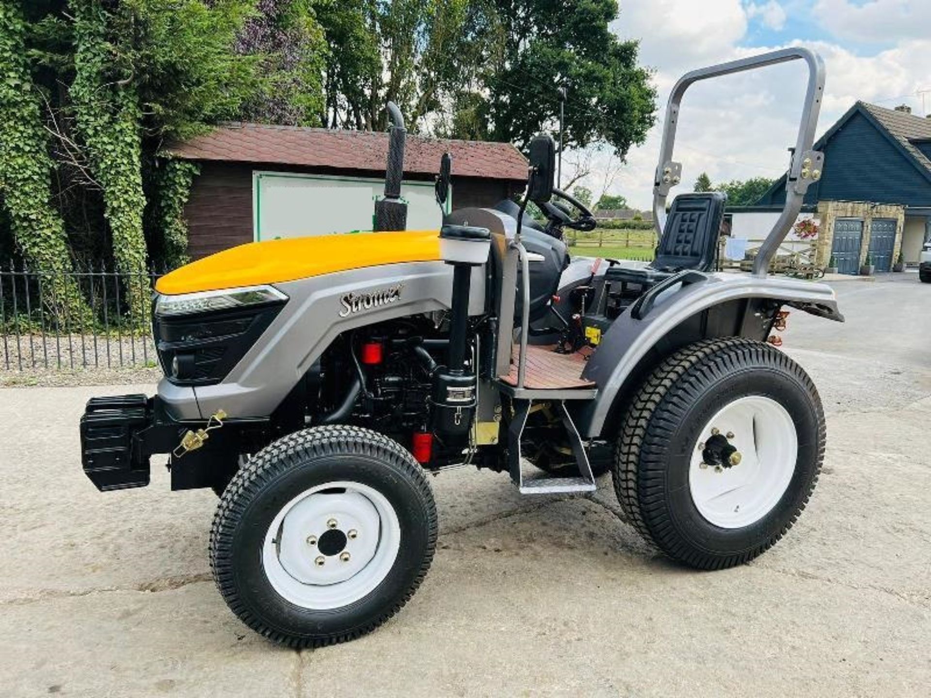 ** BRAND NEW SIROMER 254 4WD TRACTOR YEAR 2023 C/W TURF TYRES ** - Image 11 of 14