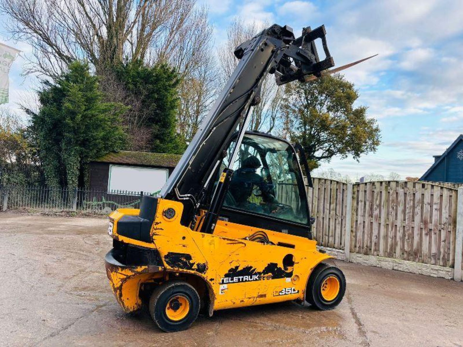JCB TLT35D TELETRUCK *YEAR 2014* C/W PALLET TINES  - Image 5 of 17
