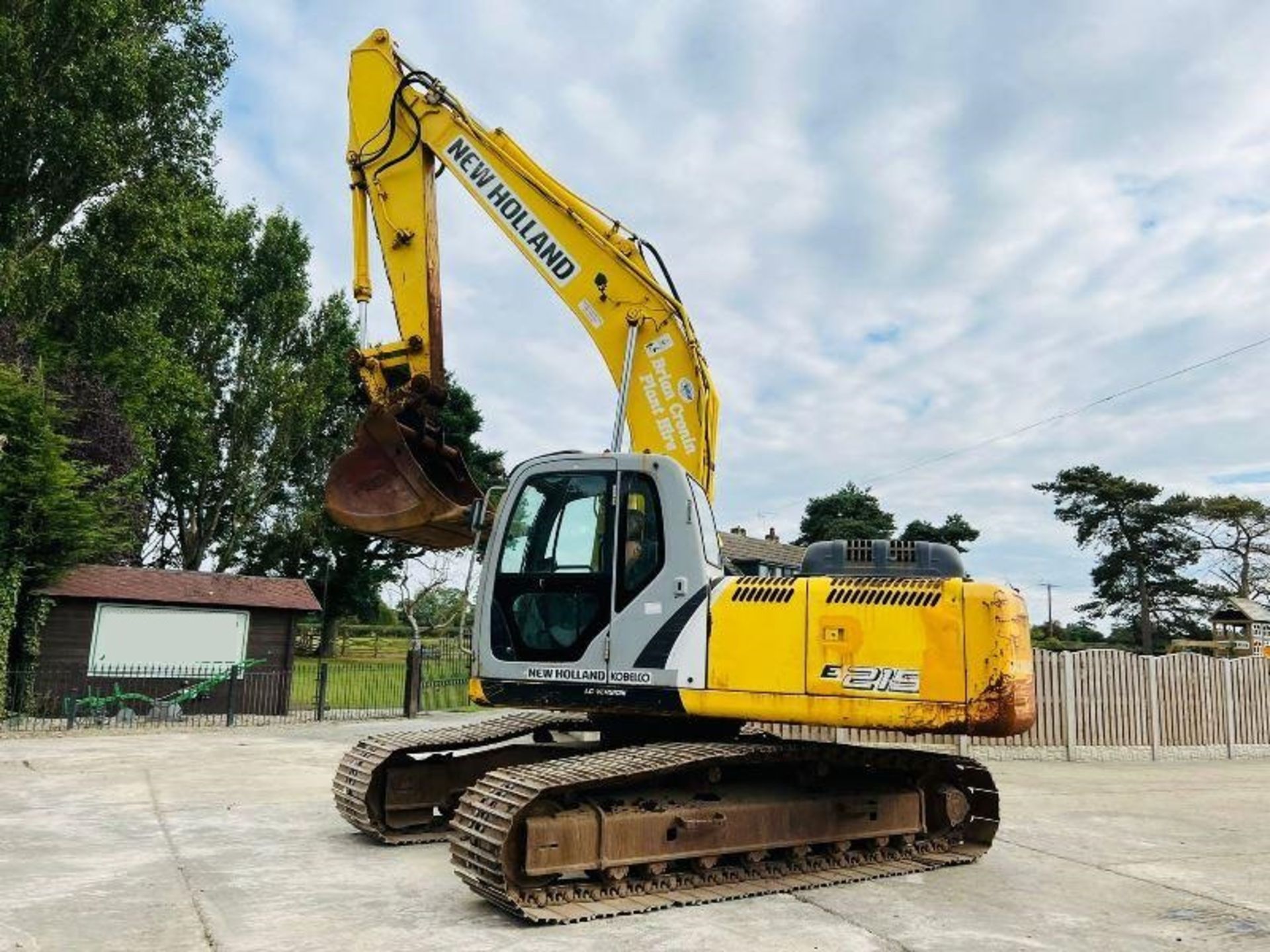 NEW HOLLAND E215 TRACKED EXCAVATOR C/W QUICK HITCH - Image 13 of 17