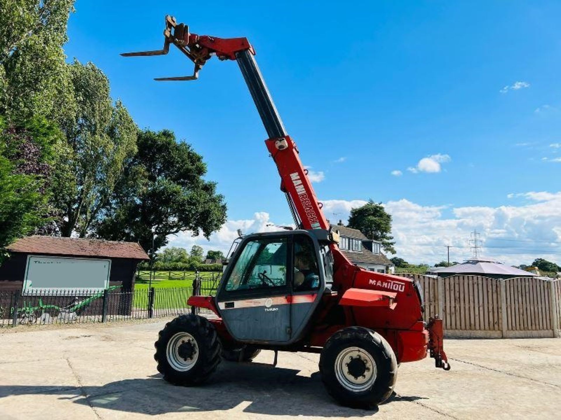 MANITOU MLT628T 4WD TELEHANDLER *AG-SPEC* C/W PICK UP HITCH - Image 9 of 12