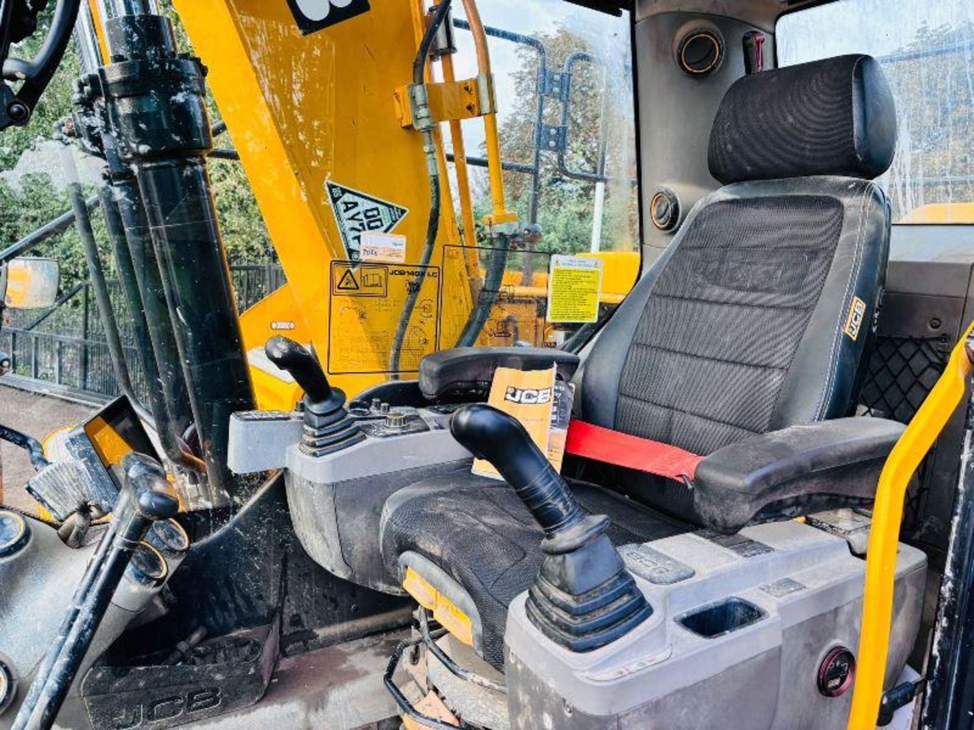 JCB 140XLC TRACKED EXCAVATOR *YEAR 2020, 3774 HOURS* C/W QUICK HITCH - Image 12 of 19
