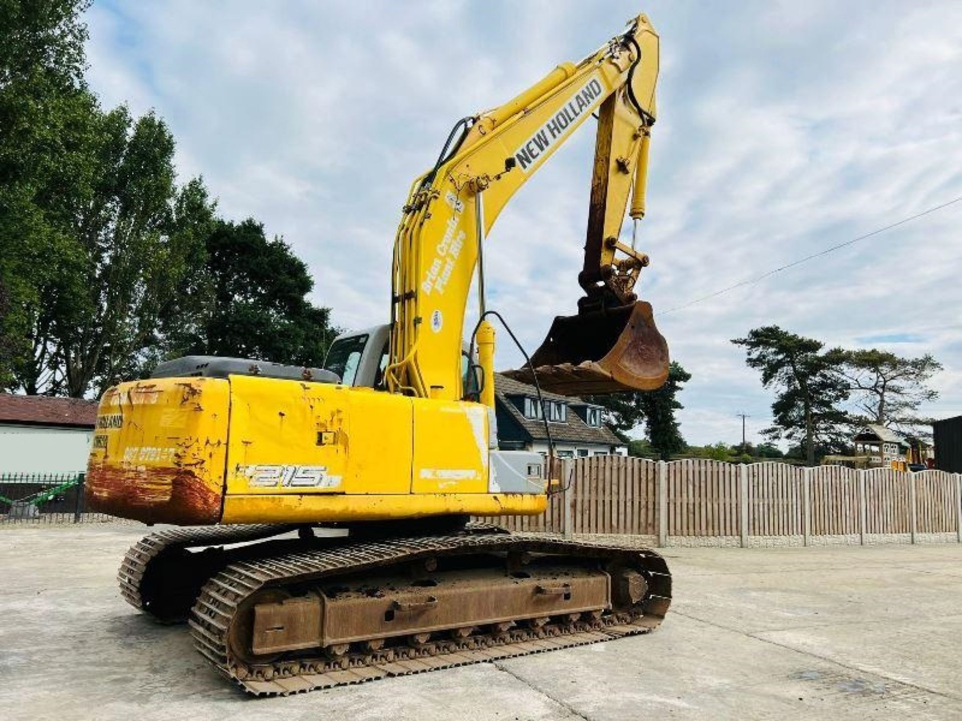 NEW HOLLAND E215 TRACKED EXCAVATOR C/W QUICK HITCH - Image 14 of 17