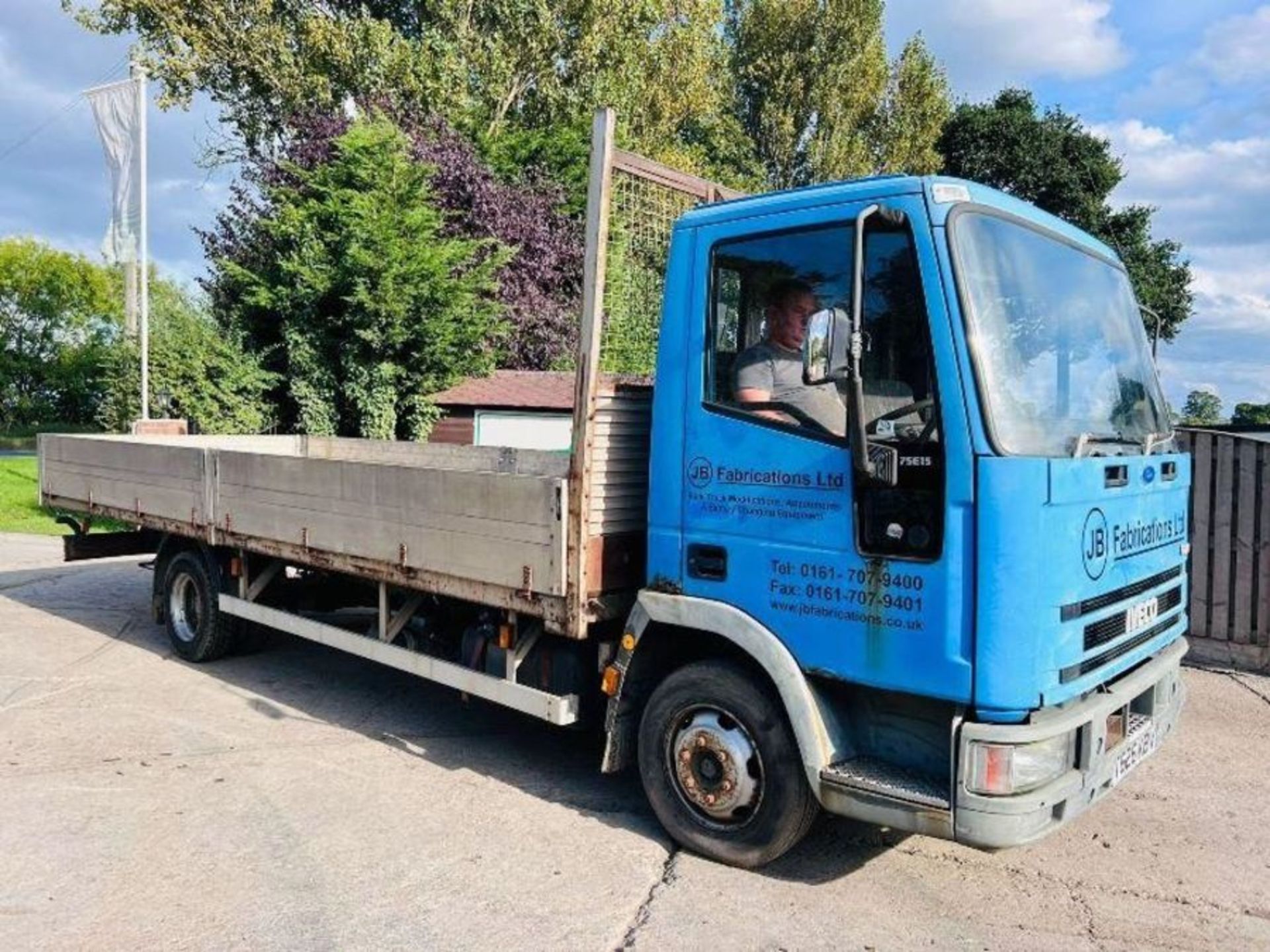 IVECO 4X2 FLAT BED LORRY C/W DROP SIDE BODY - Image 4 of 11