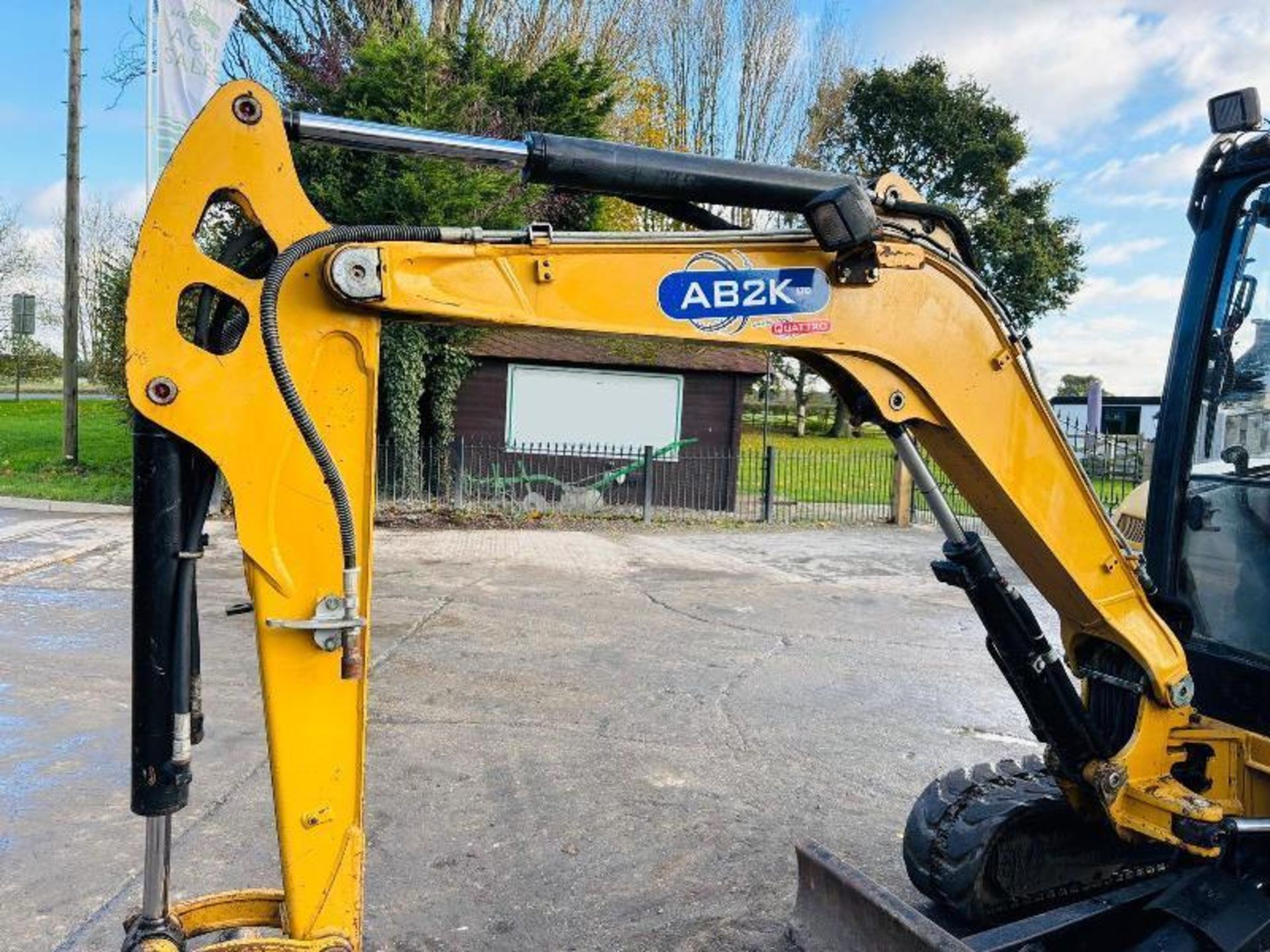 CATERPILLAR 302.7 TRACKED EXCAVATOR *YEAR 2014* C/W QUICK HITCH - Image 14 of 16