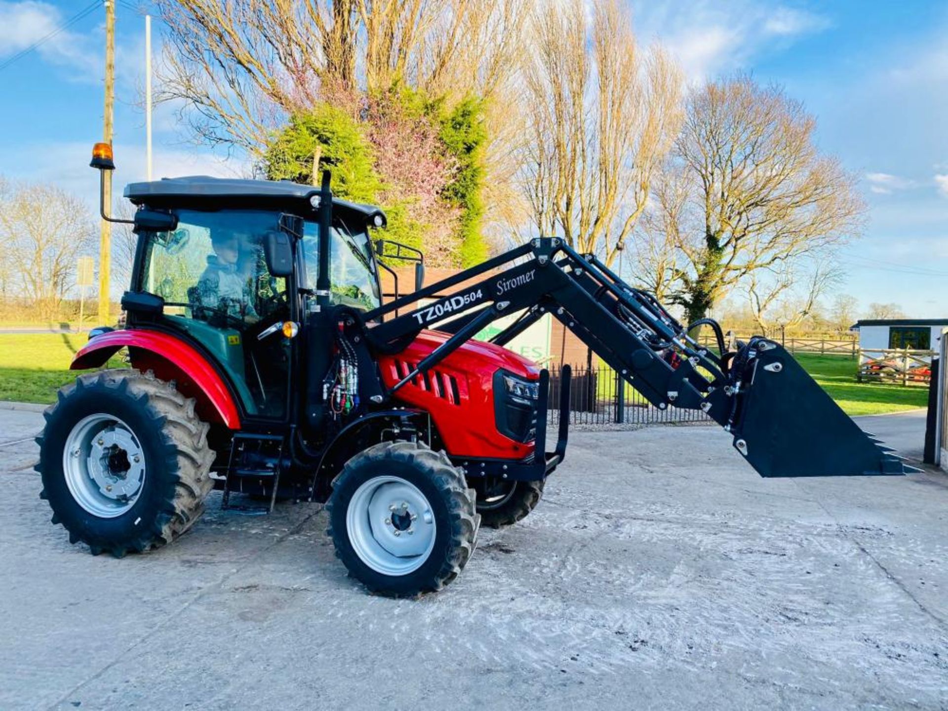 BRAND NEW SIROMER 504 4WD TRACTOR WITH SYNCHRO CAB AND LOADER