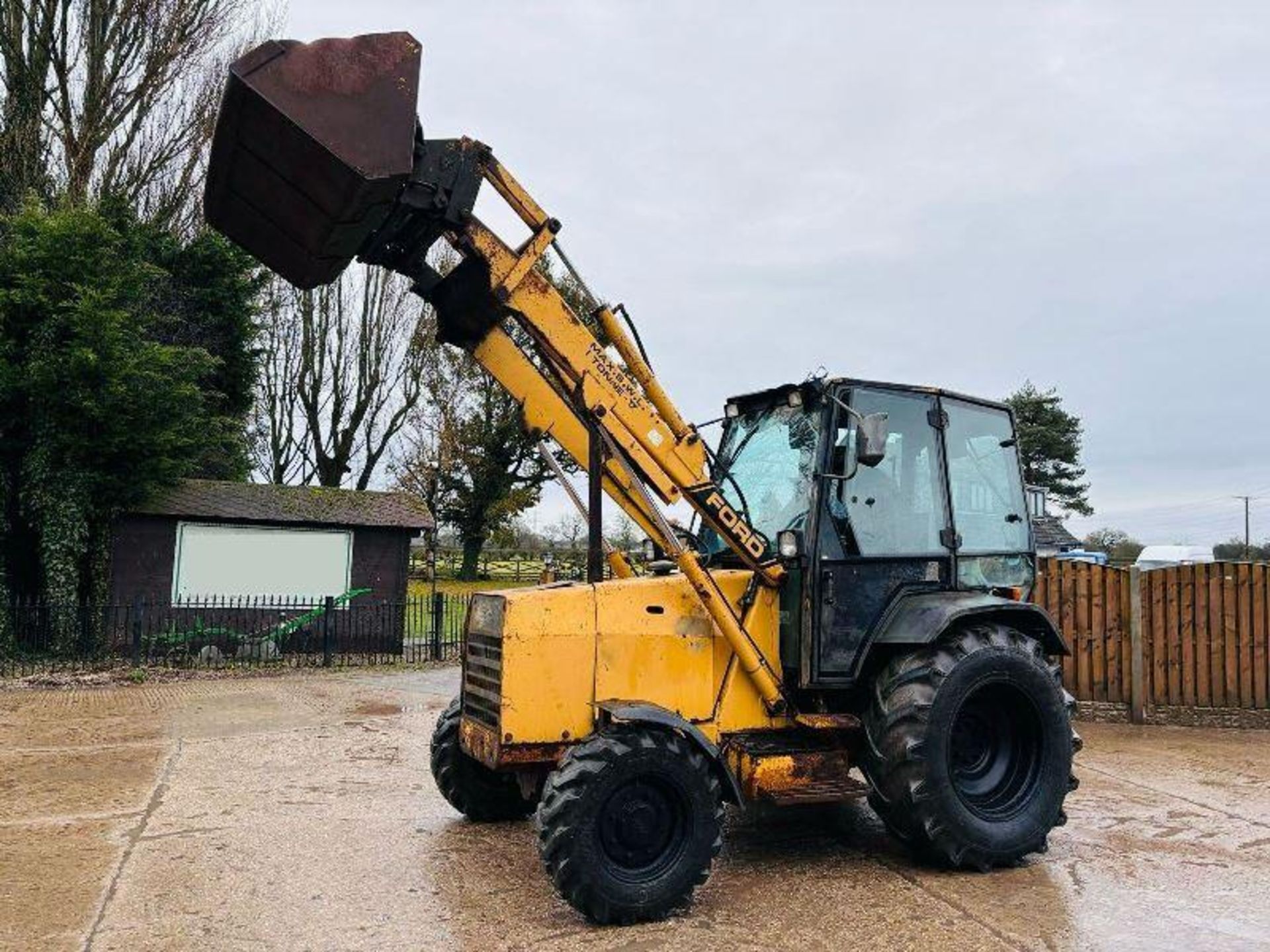 FORD 655D 4WD FRONT LOADER C/W REAR WEIGHT BLOCKS  - Image 18 of 19