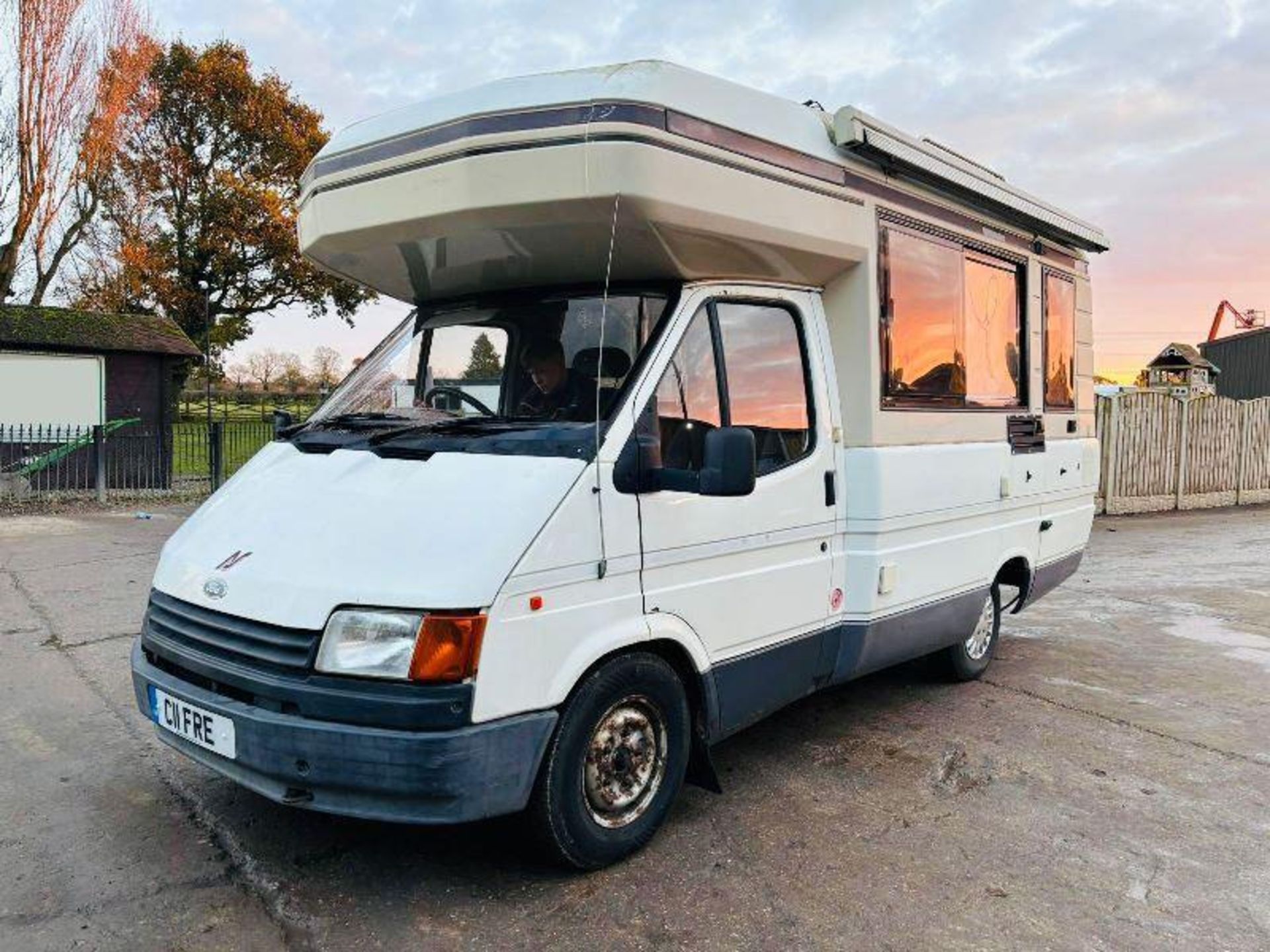 FORD TRANSIT 120 AUTO SLEEPER MOTOR HOME C/W AWNING - Image 14 of 17