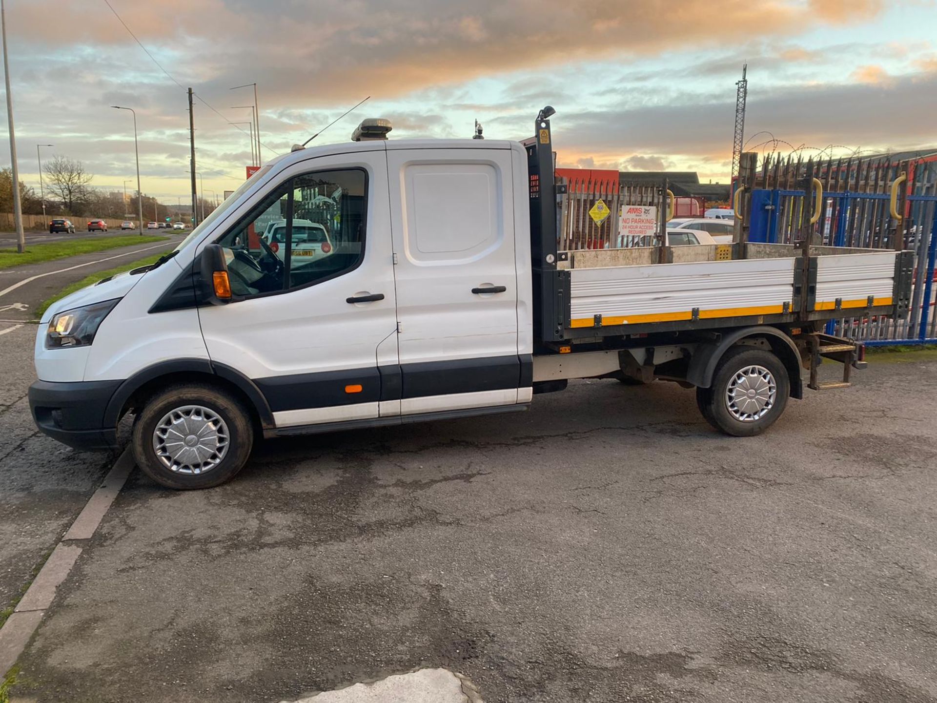2017 67 FORD TRANSIT CREW CAB TIPPER -110K MILES - EURO 6 - FACTORY TIPPER BODY - RWD - Image 9 of 11