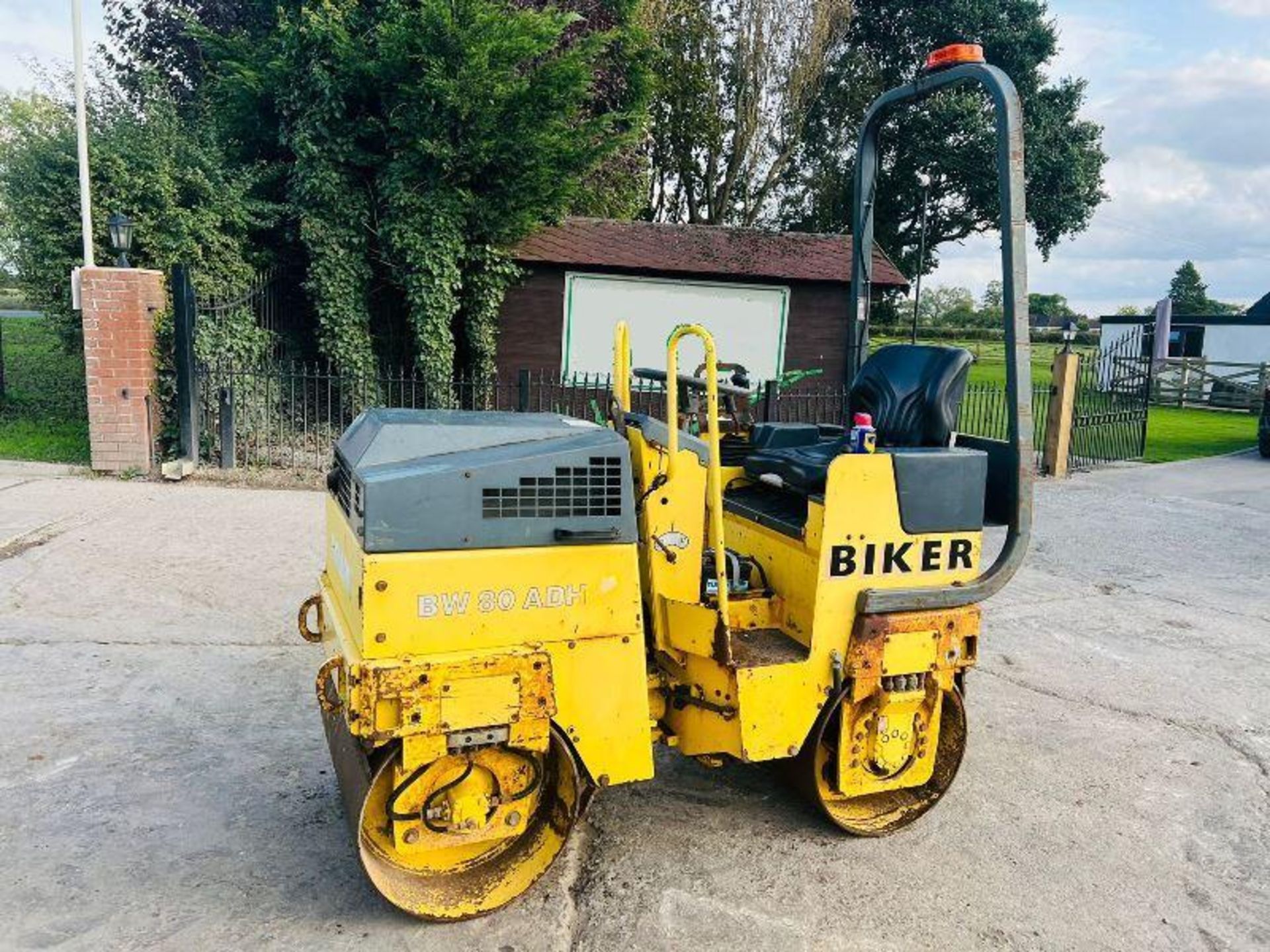 BOMAG BW80 ADH DOUBLE DRUM ROLLER C/W ROLE BAR