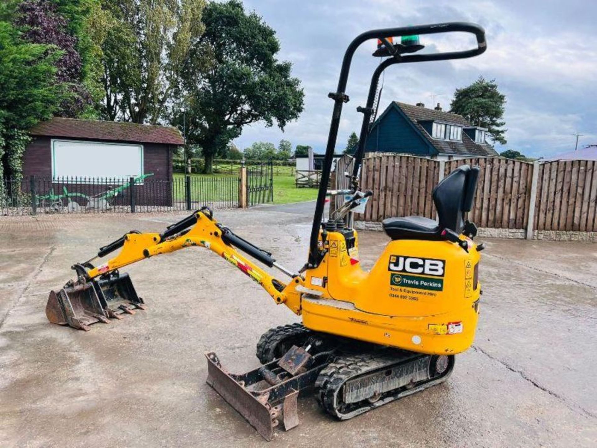 JCB MICRO DIGGER *YEAR 2019, ONLY 338 HOURS* C/W EXPANDING TRACKS - Image 12 of 16