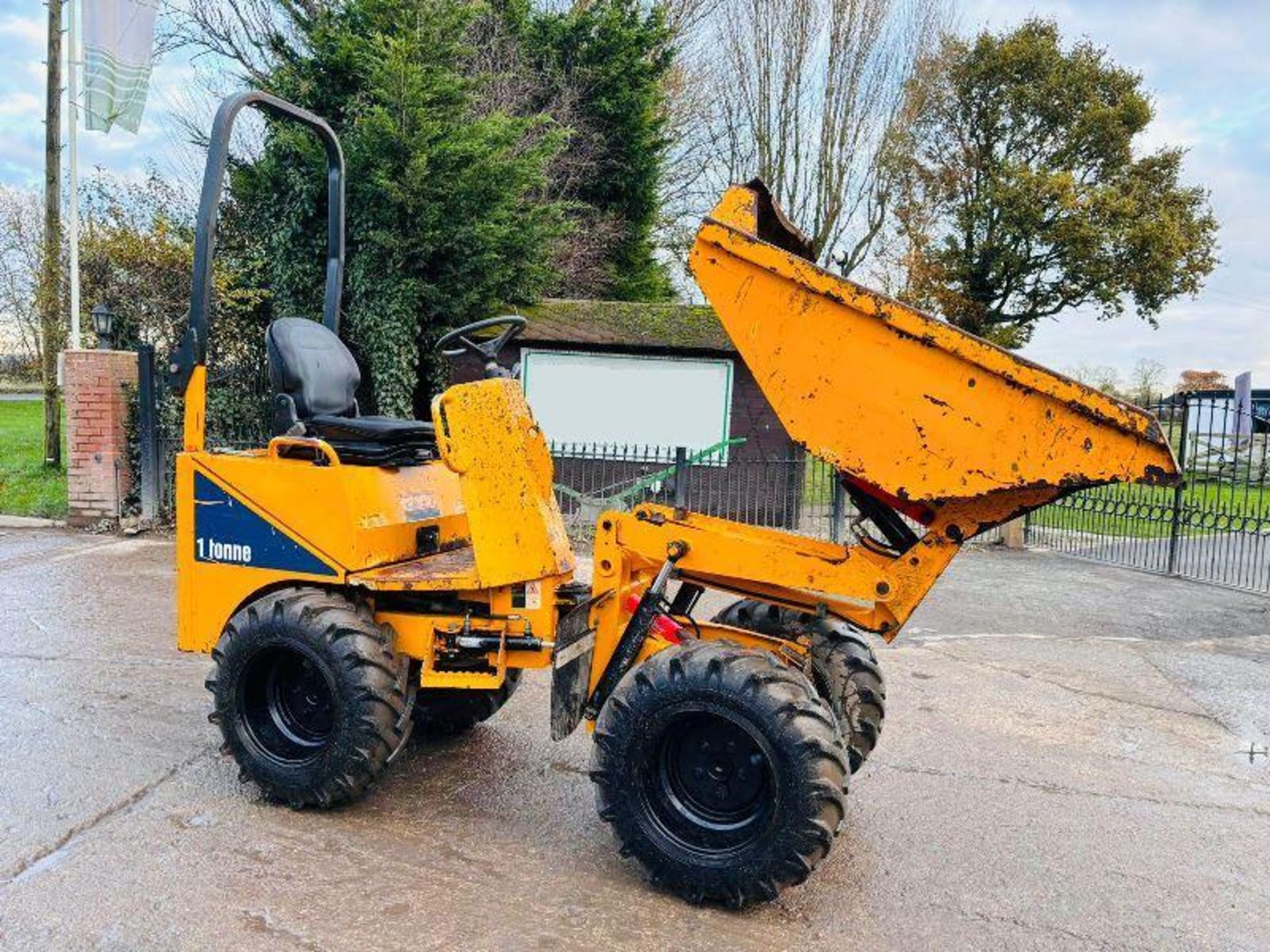 THWAITES 1 TON HIGH TIP DUMPER *YEAR 2015, ONLY 2009 HOURS* C/W ROLE BAR - Image 6 of 15