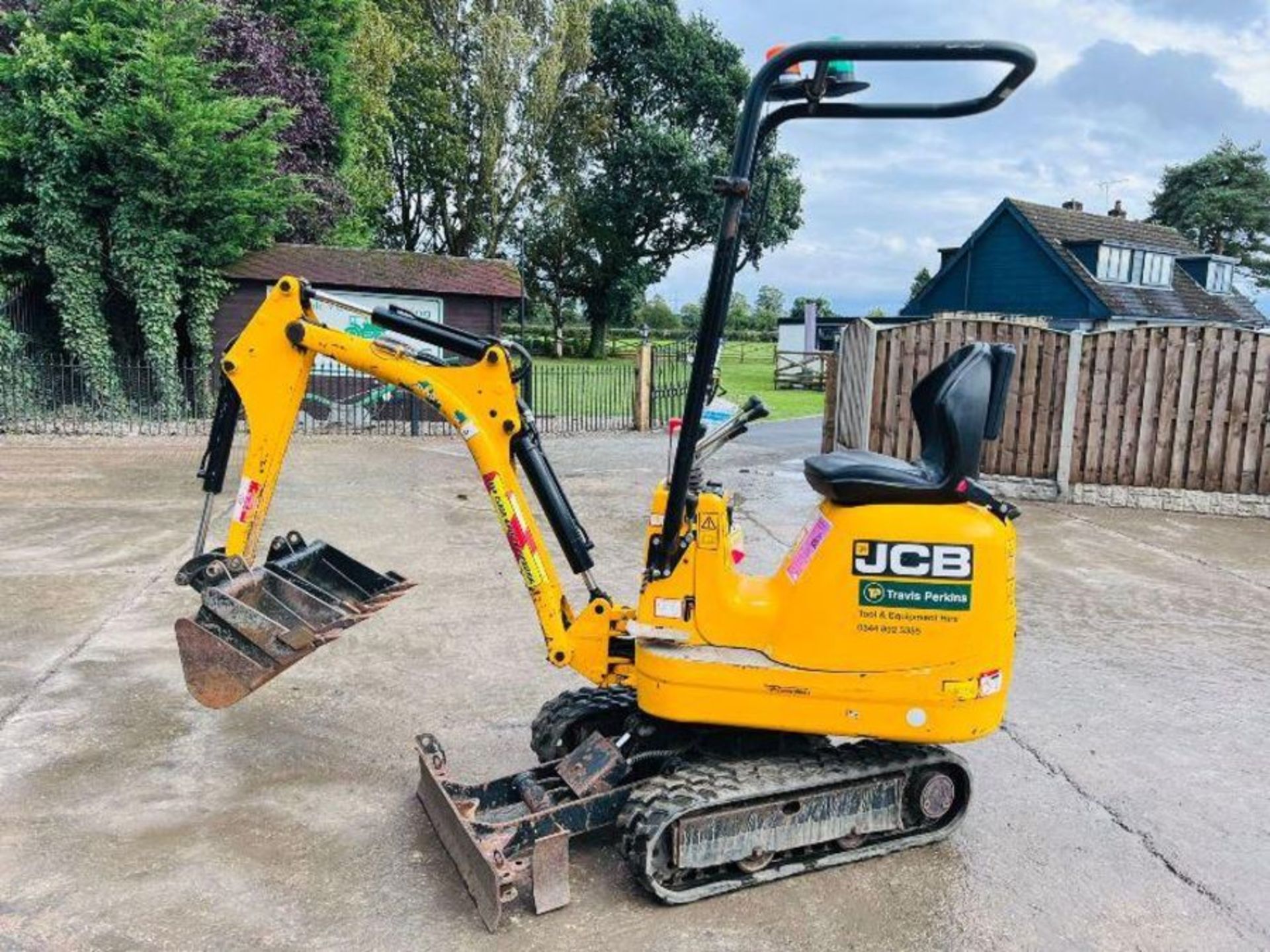 JCB MICRO DIGGER *YEAR 2019, ONLY 338 HOURS* C/W EXPANDING TRACKS - Image 7 of 16