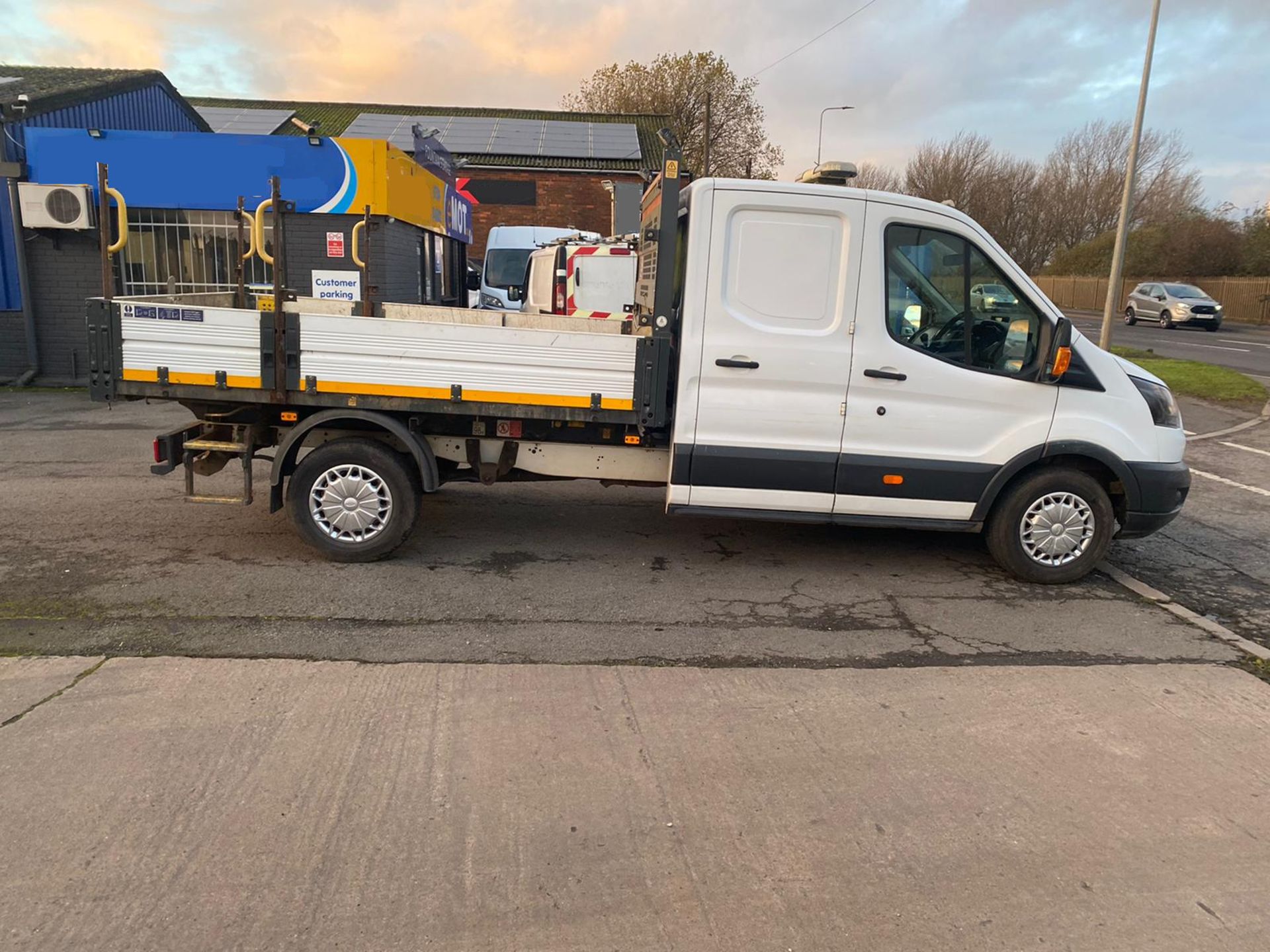 2017 67 FORD TRANSIT CREW CAB TIPPER -110K MILES - EURO 6 - FACTORY TIPPER BODY - RWD - Image 4 of 11