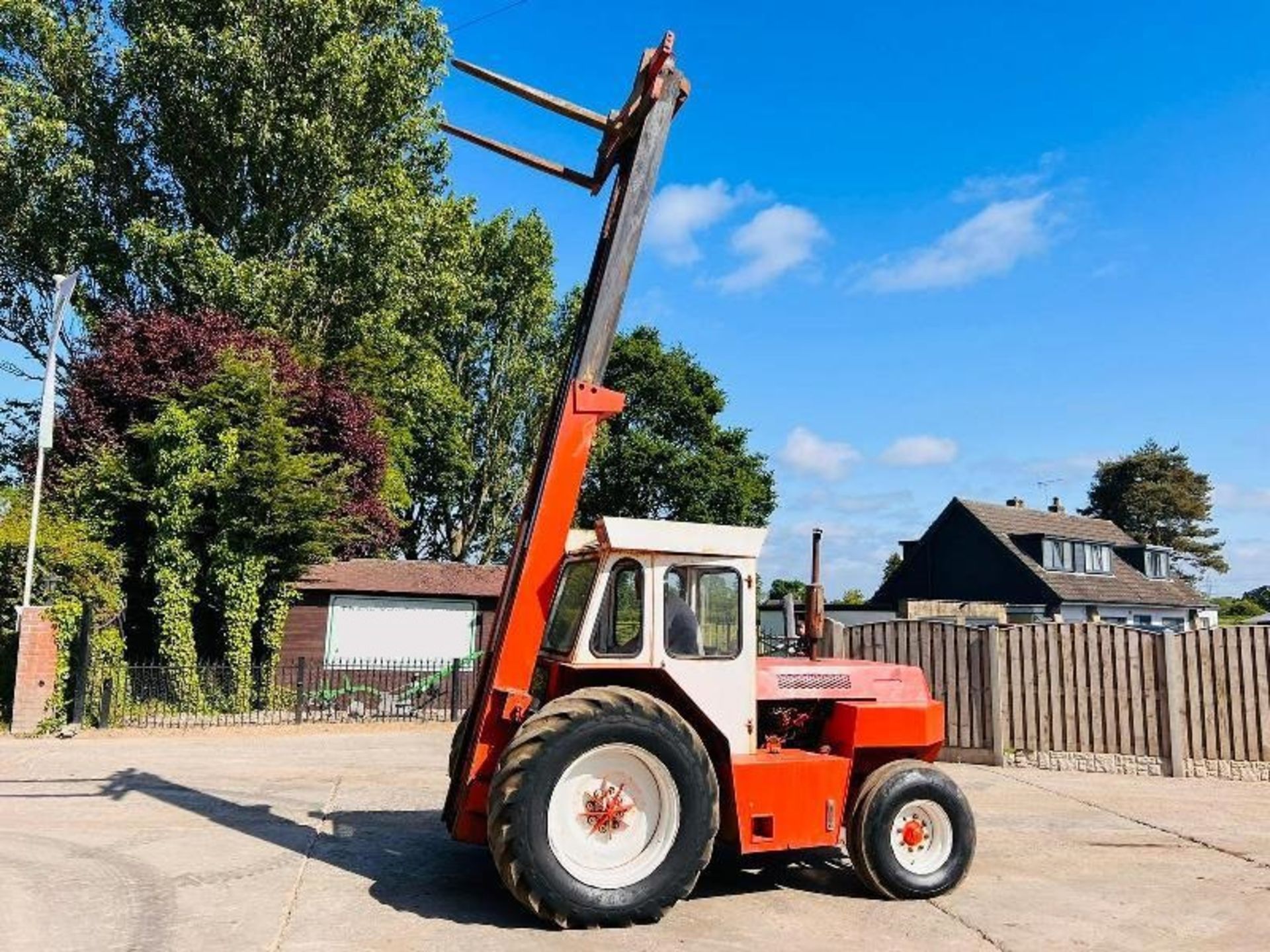 FINLAY F60 ROUGH TERRIAN FORKLIFT C/W TWO STAGE MAST - Image 4 of 12