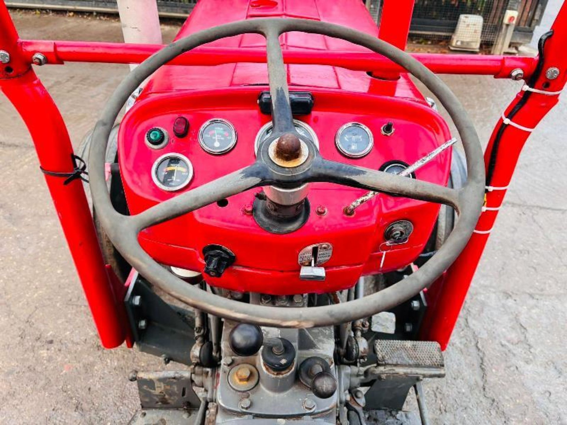 MASSEY FERGUSON 135 MULTI POWER TRACTOR C/W ROLE FRAME - Image 9 of 15