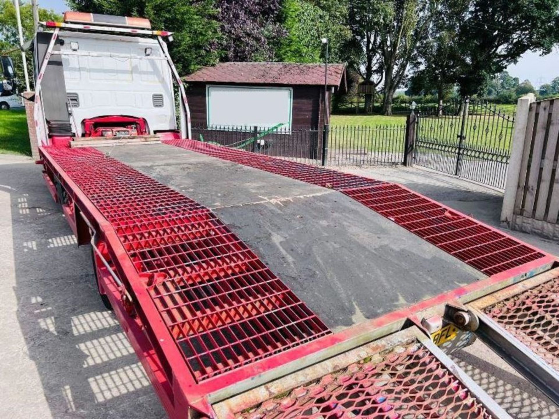 IVECO ML75E17 4X2 BEAVER TAIL LORRY C/W RAMPS - Image 16 of 17