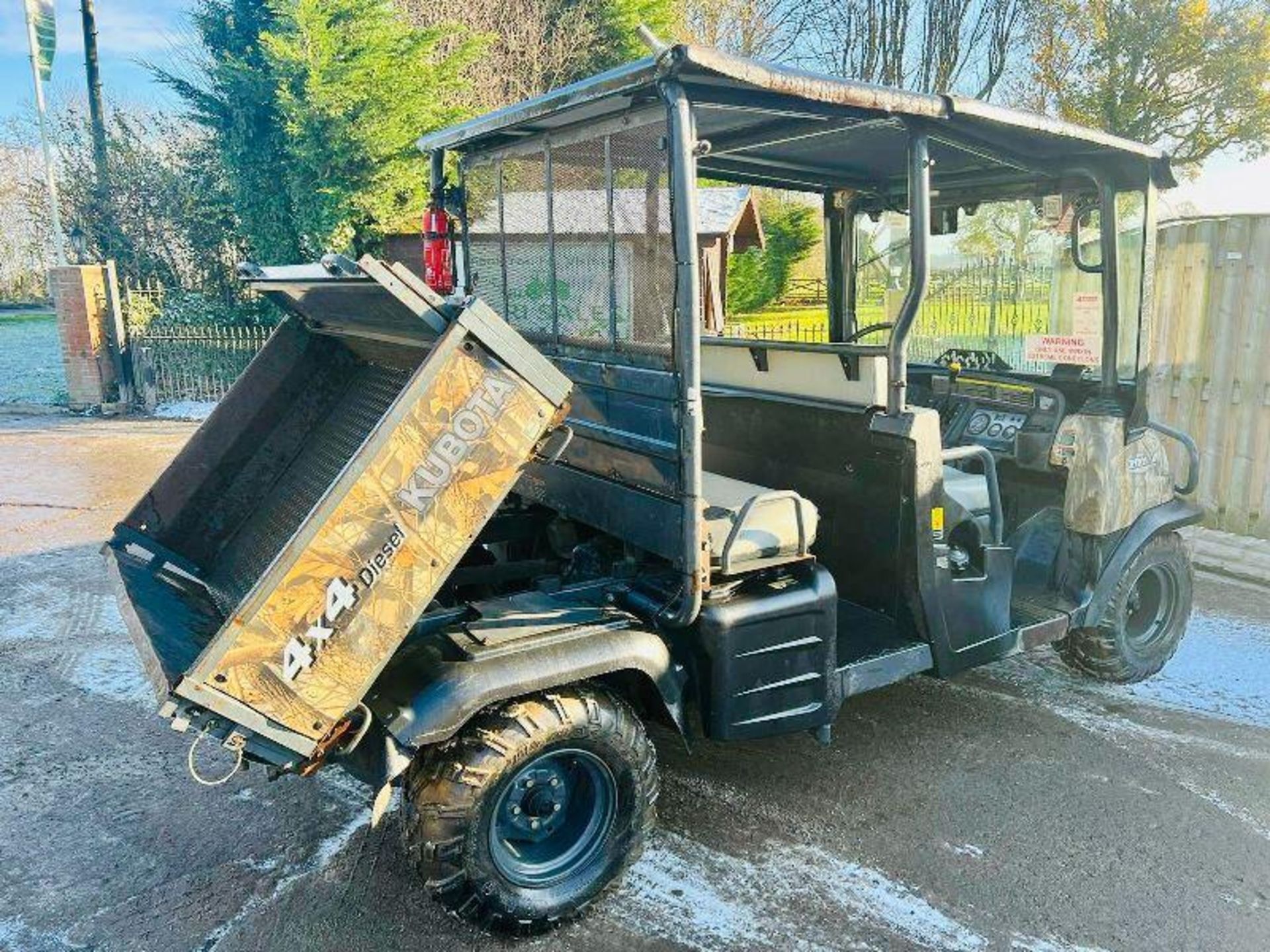 KUBOTA RTV1140CPX-UK TWIN SEATER UTV *1436 HOURS* C/W ELECTRIC TIP - Image 3 of 13