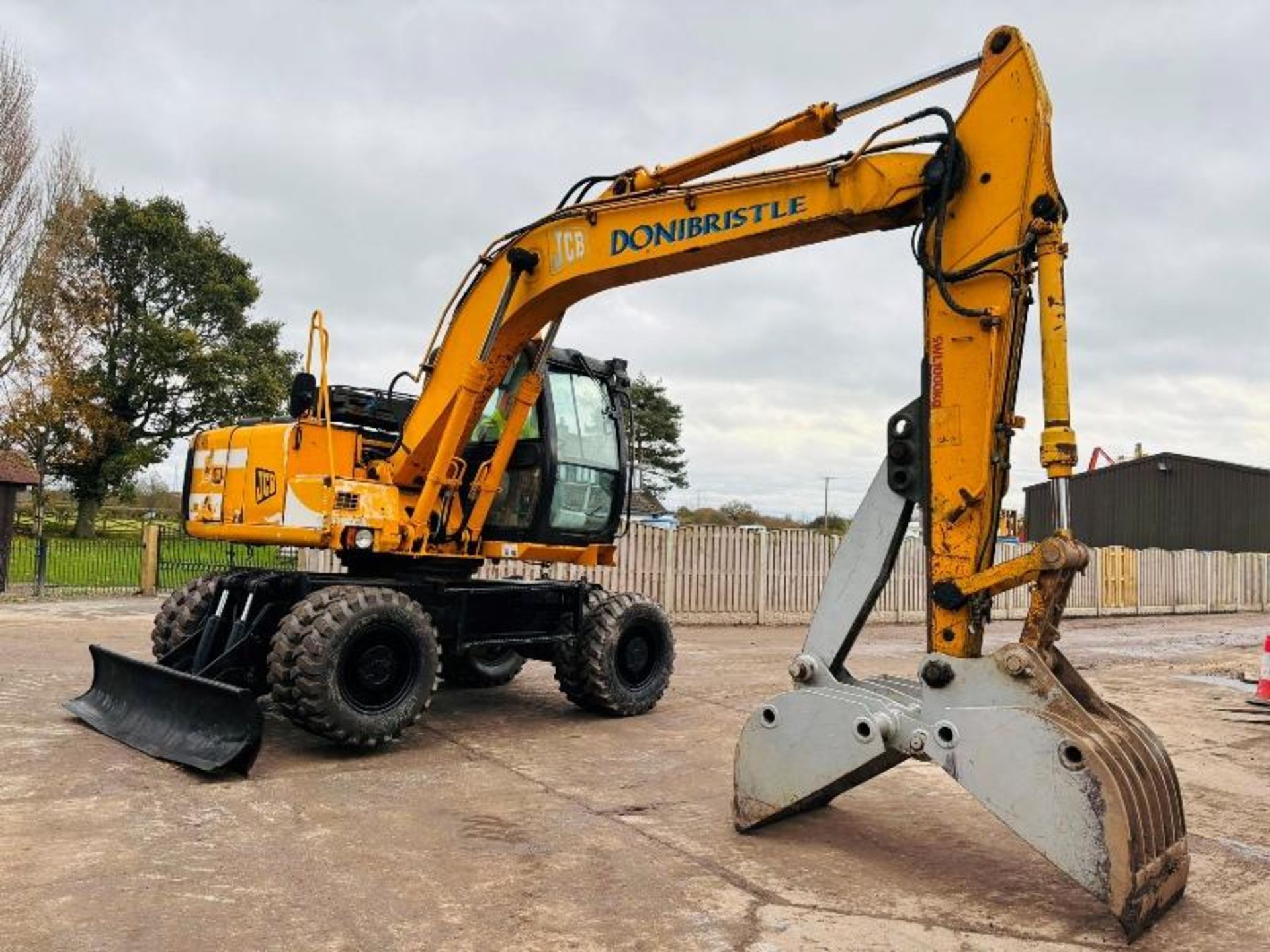 JCB JS130W WHEELED EXCAVATOR C/W GRAB & BLADE - Image 10 of 18