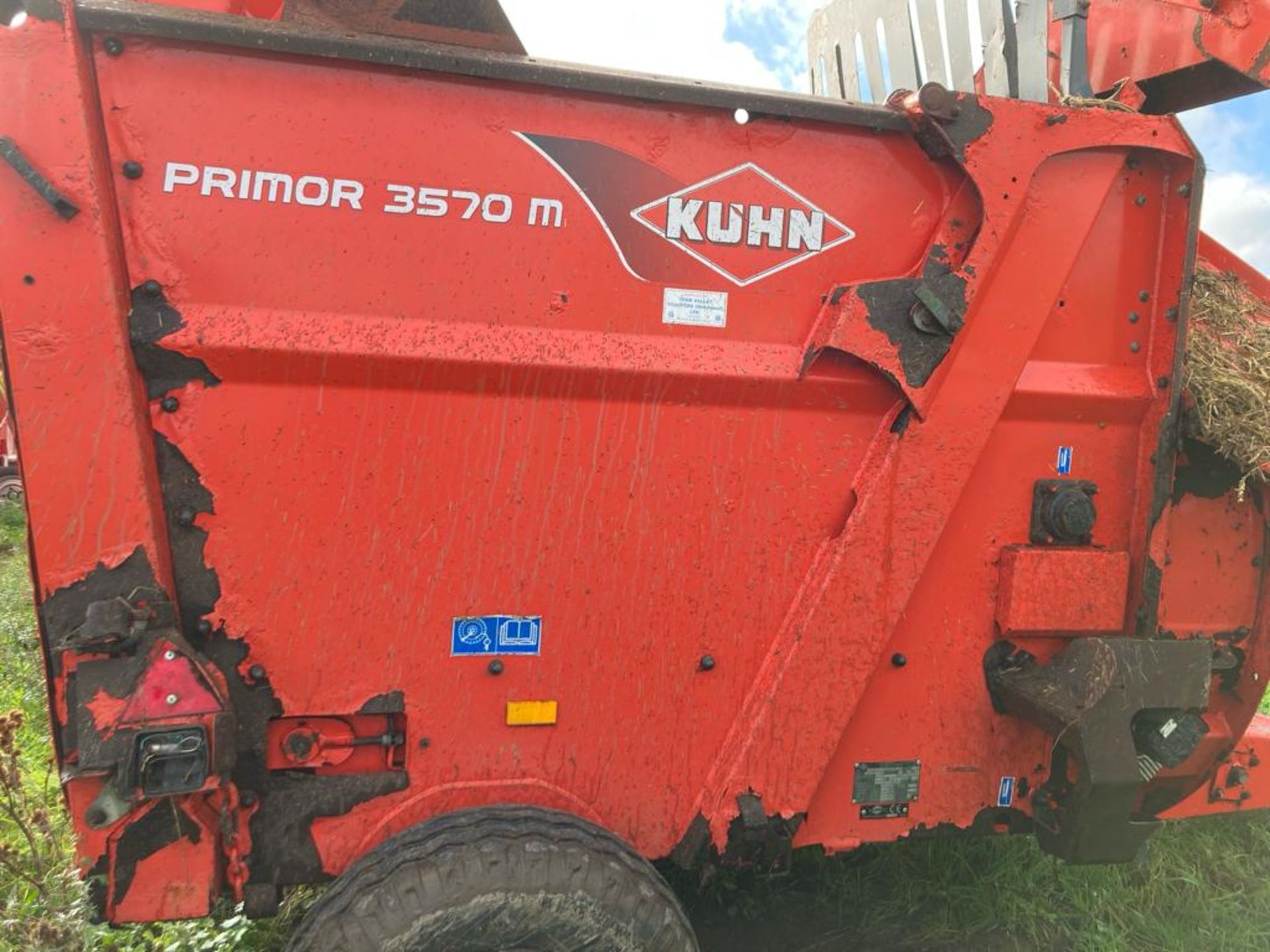 2011 KUHN 3570M STRAW CHOPPER