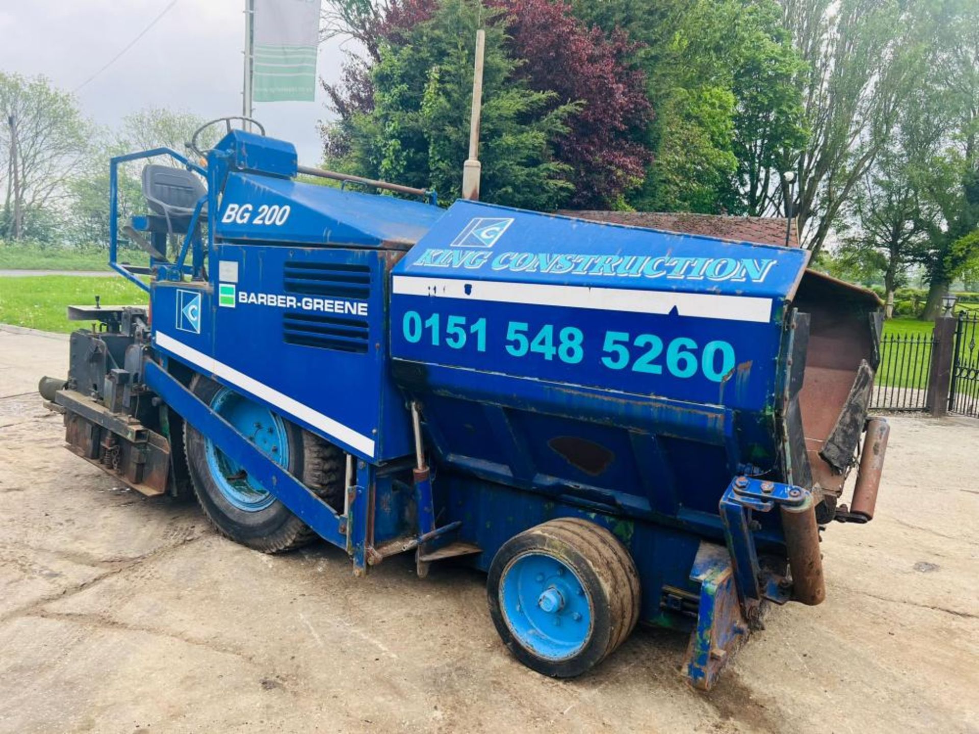 BARBER GREEN BG200 TARMAC PAVER C/W DUAL CONTROL DRIVE - Image 2 of 15