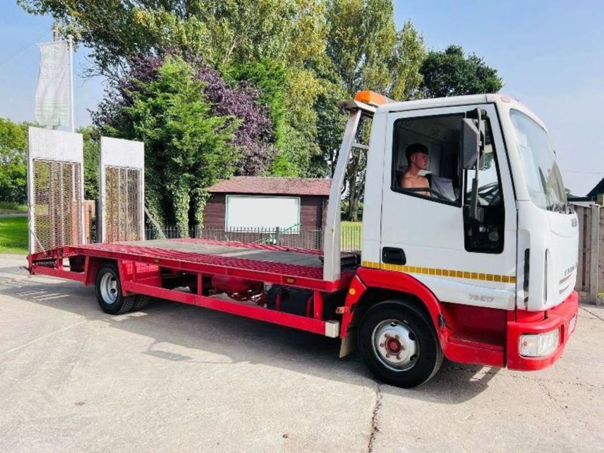 IVECO ML75E17 4X2 BEAVER TAIL LORRY C/W RAMPS - Image 13 of 17