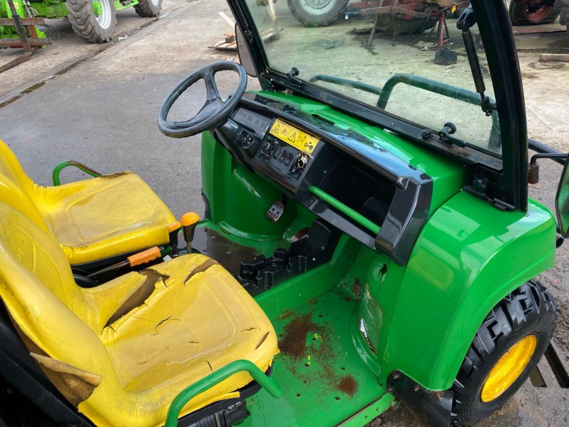 2007 JOHN DEERE GATOR - DIESEL - ROAD REGISTERED - Image 3 of 6