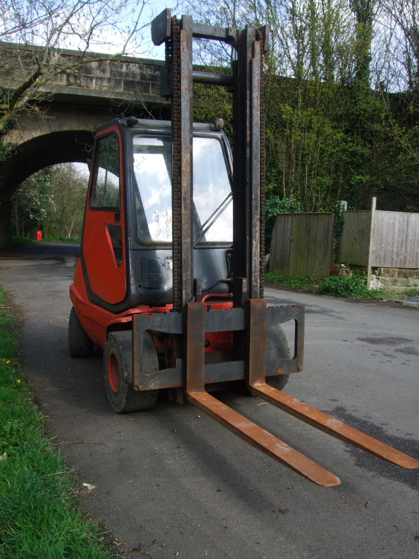 LINDE H30D - 03 DIESEL FORKLIFT - DUPLEX MAST - YOM 2002 - FULL CAB