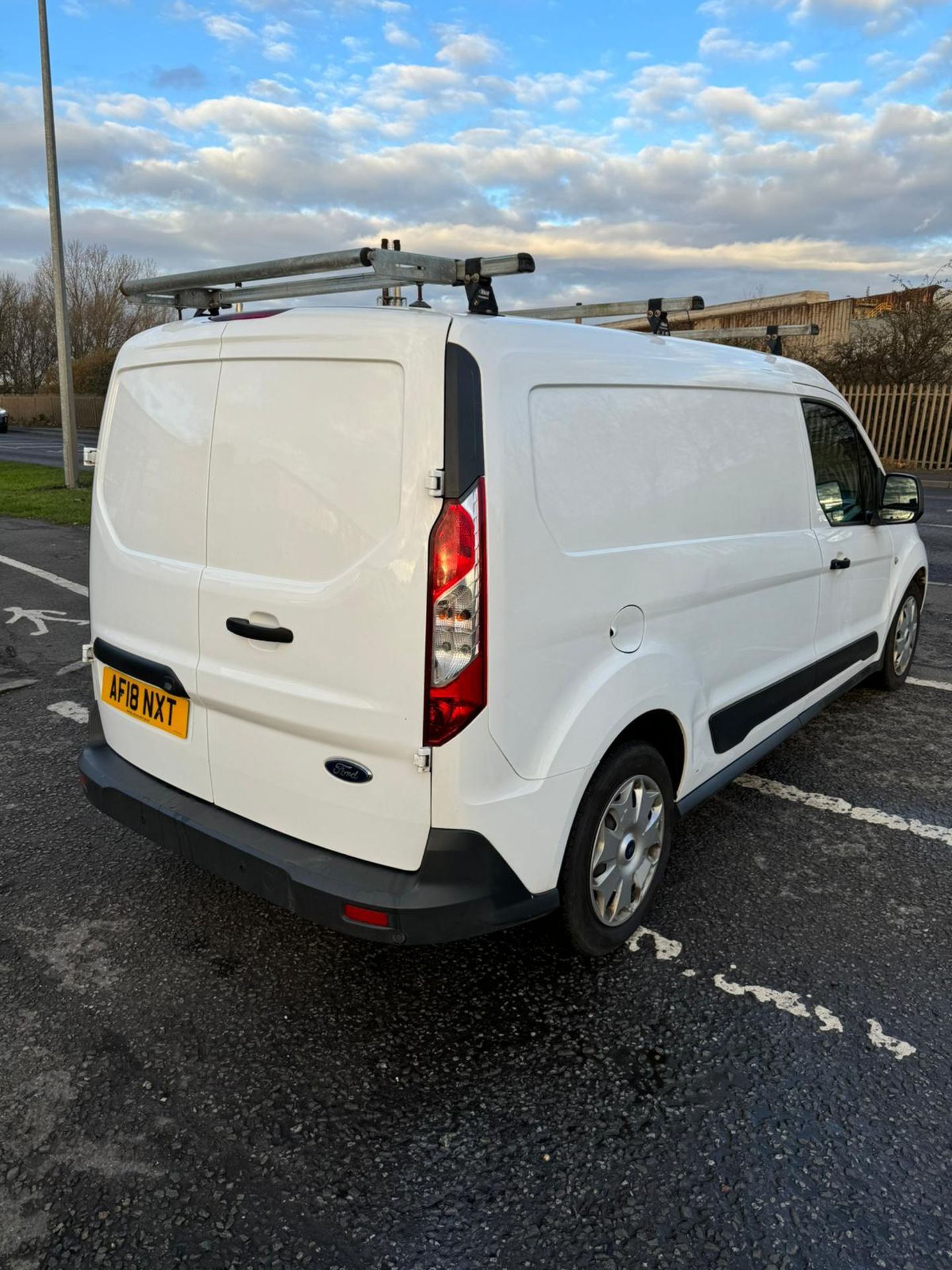 2018 18 FORD TRANSIT CONNECT TREND PAENL VAN - 128K MILES - EURO 6 - 3 SEATS - LWB - ROOF RACK - Image 2 of 11