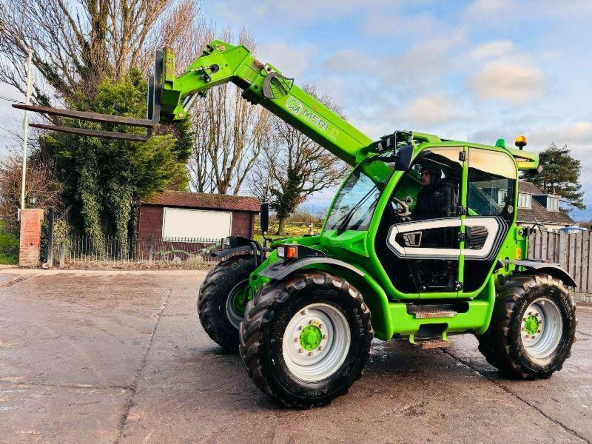 MERLO TF42.7 4WD TELEHANDLER *AG-SPEC, YEAR 2017* C/W PICK UP HITCH - Image 17 of 18
