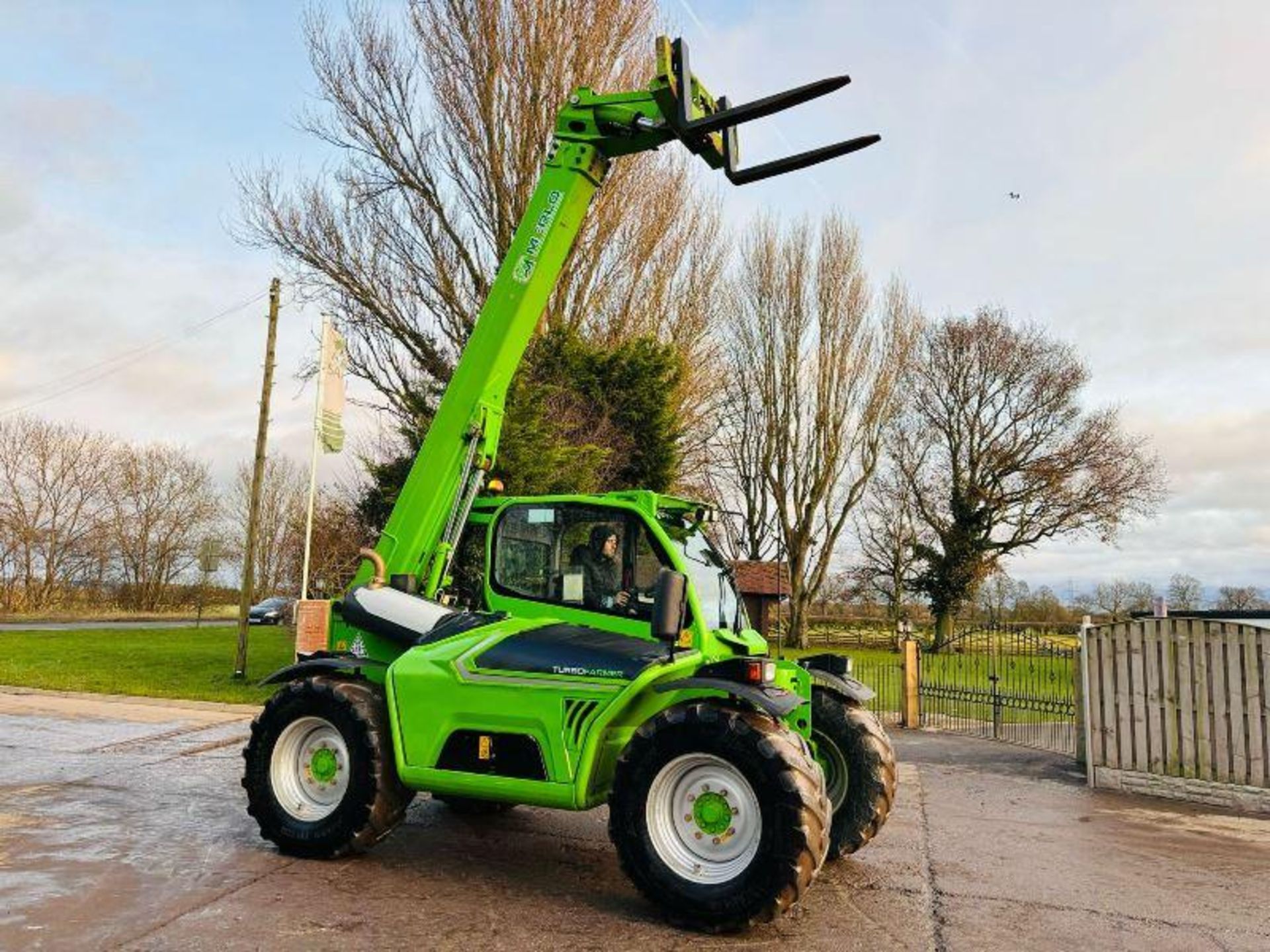 MERLO TF42.7 4WD TELEHANDLER *AG-SPEC, YEAR 2017* C/W PICK UP HITCH - Image 10 of 18