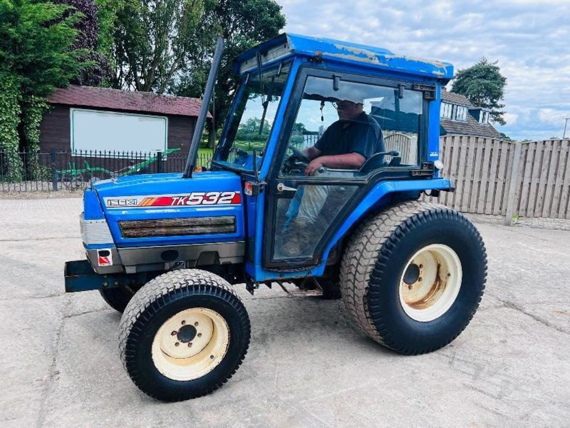 ISEKI TK532 4WD COMPAC TRACTOR C/W REAR LINKAGE - Image 2 of 17