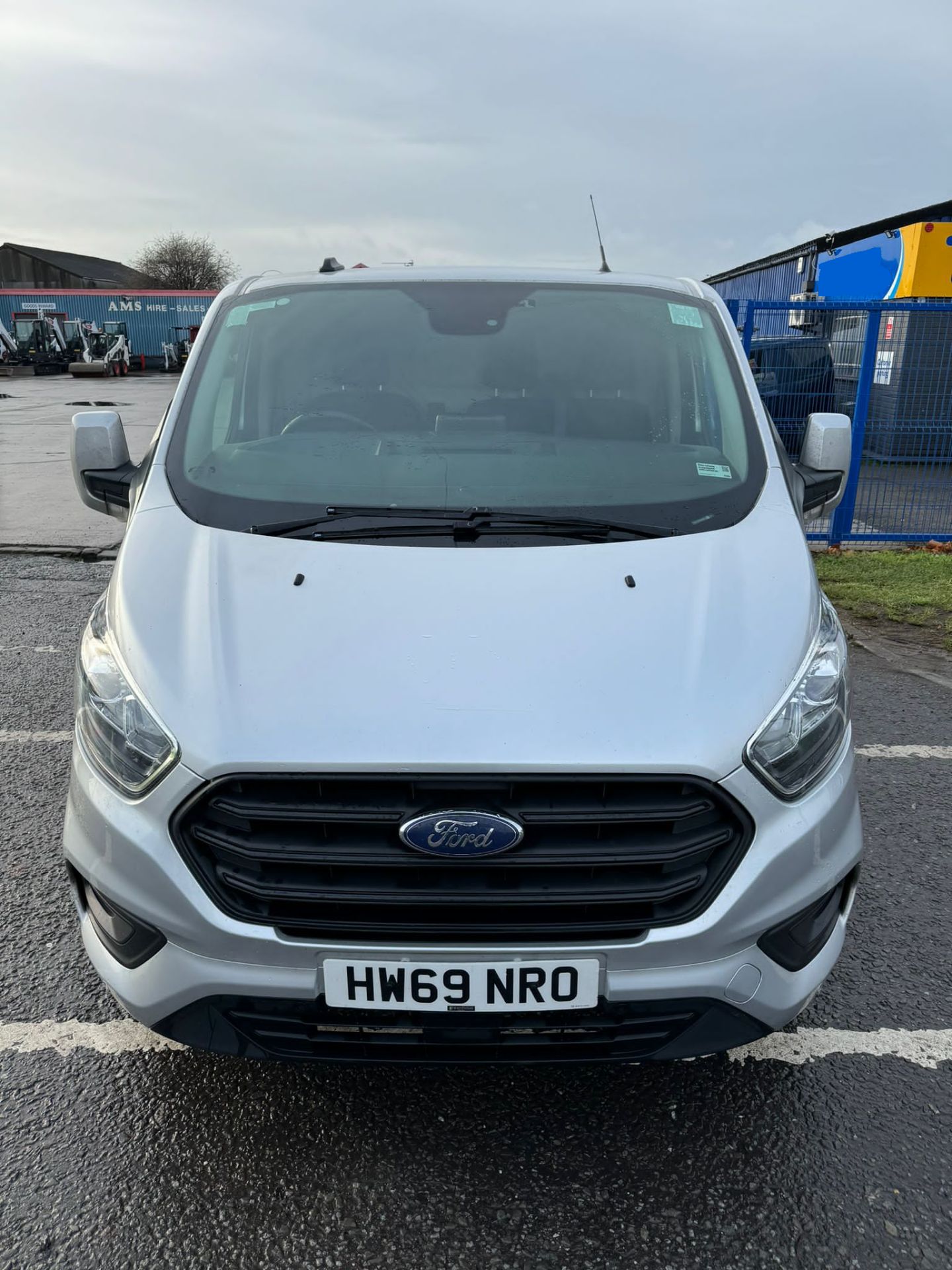 2019 69 FORD TRANSIT CUSTOM TREND PANEL VAN - 134K MILES - EURO 6 - AIR CON - Image 9 of 13