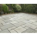 1 PALLET OF 18.9M2 KANDLA GREY INDIAN STONE PATIO PACK - 64 PIECES - 22MM CALIBRATED 